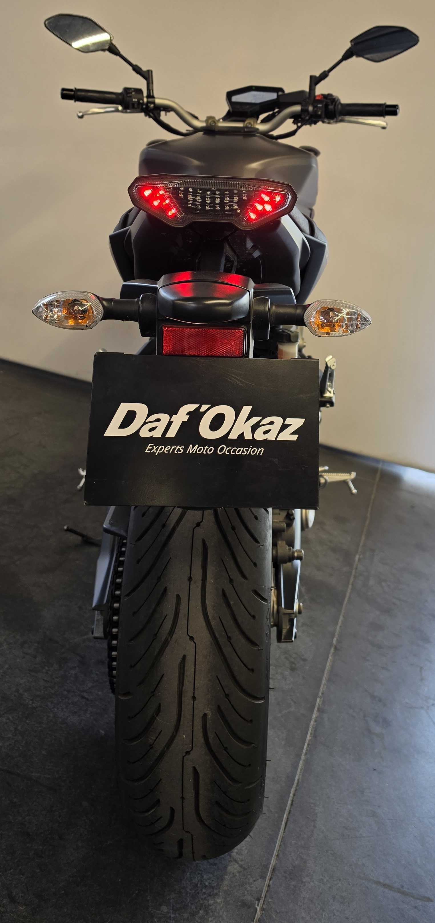 Yamaha MT-09 850 2015 HD vue arrière
