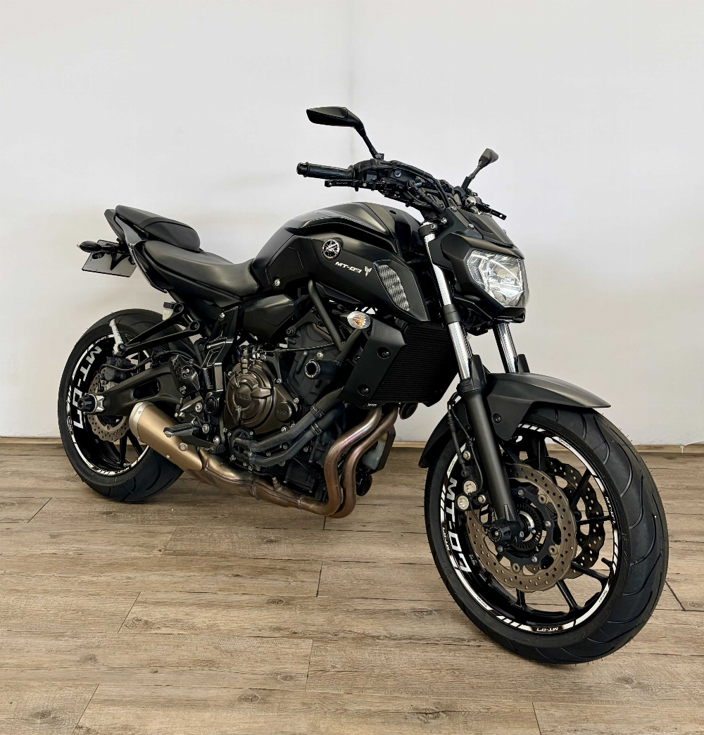 Yamaha MT-07 ABS 2020 vue 3/4 droite