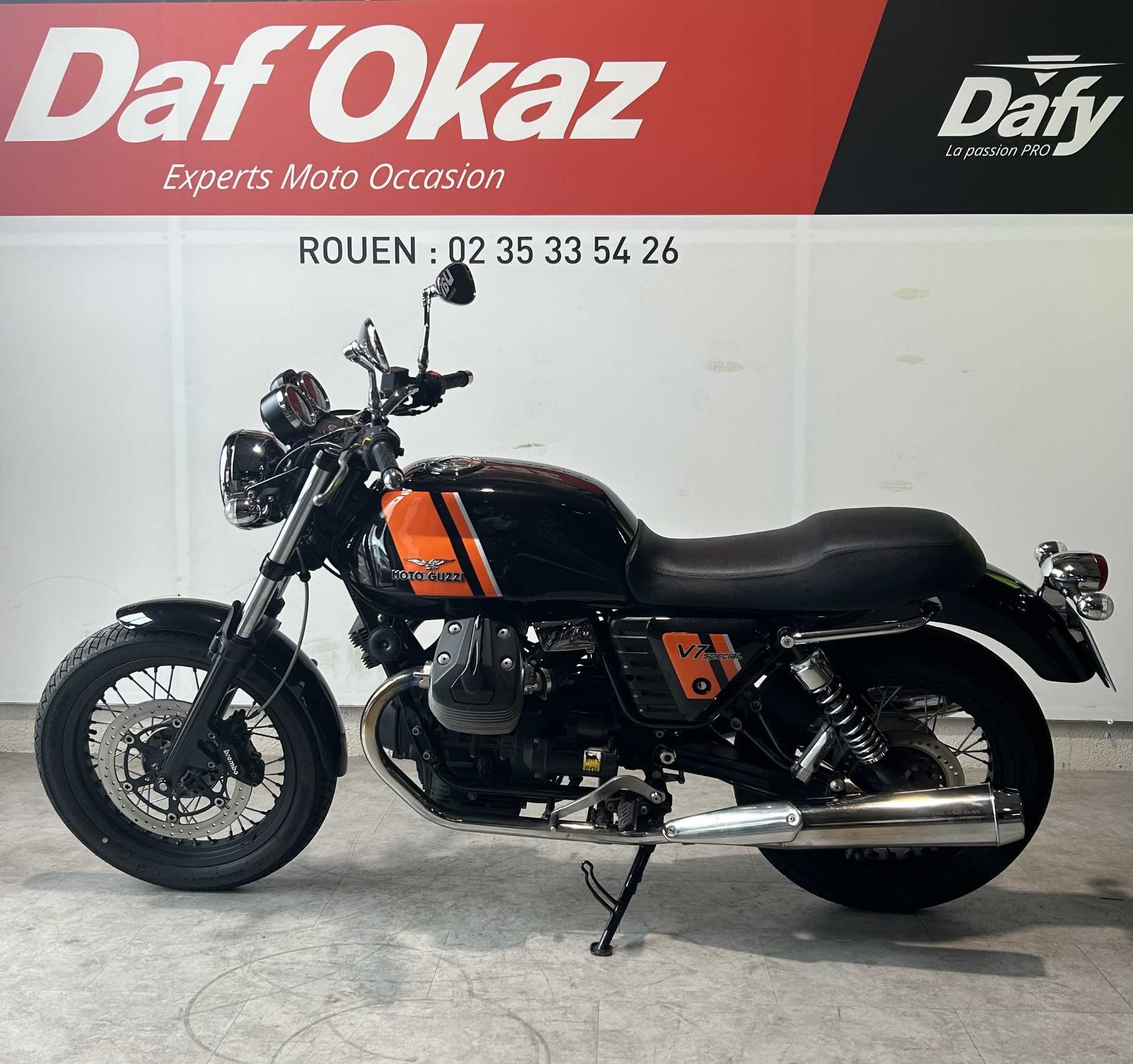 Moto Guzzi 750 V7 V7 SPECIALE 2013 HD vue gauche