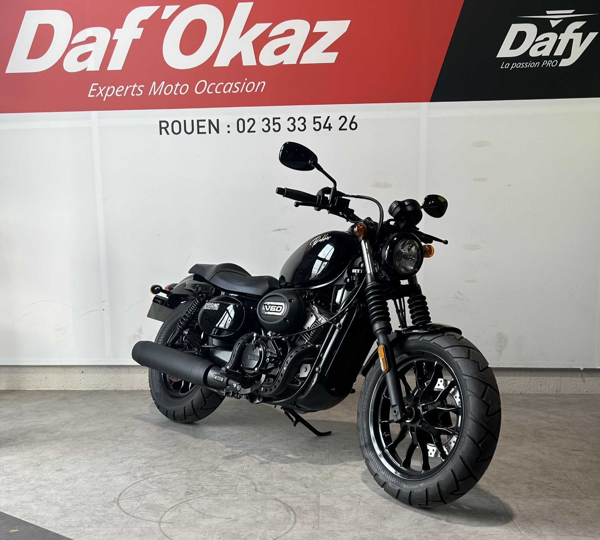Hyosung 125 BOBBER BOBBER 2021 HD vue 3/4 droite