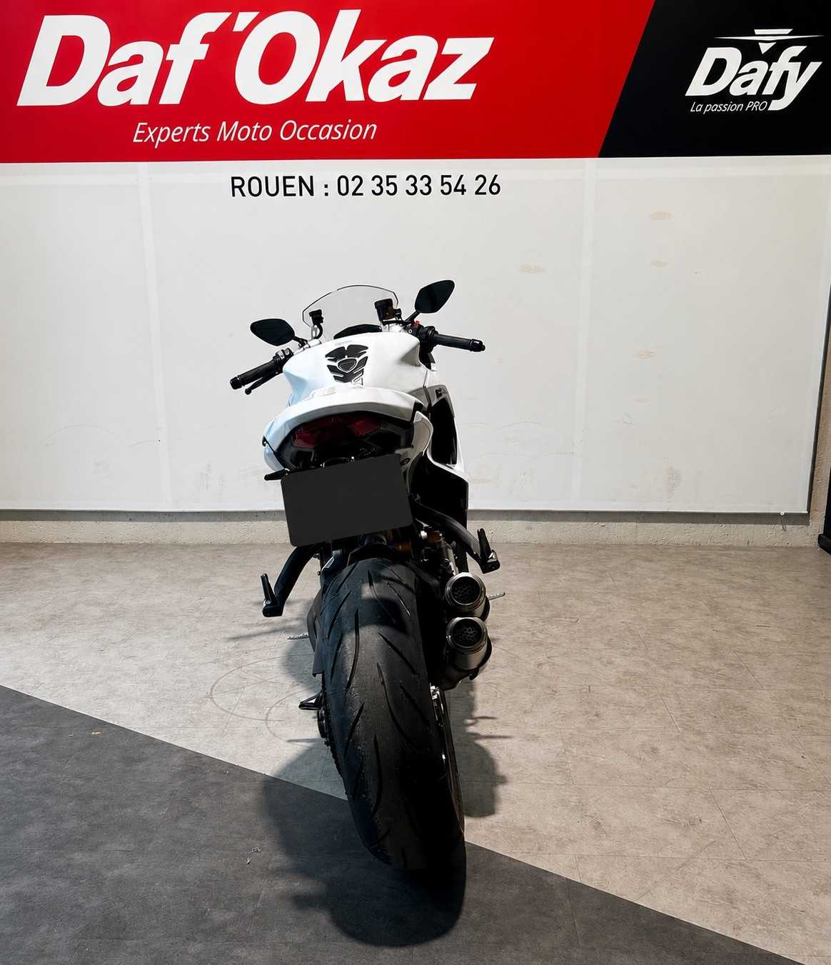 Ducati 950 SUPERSPORT S 2024 HD vue arrière