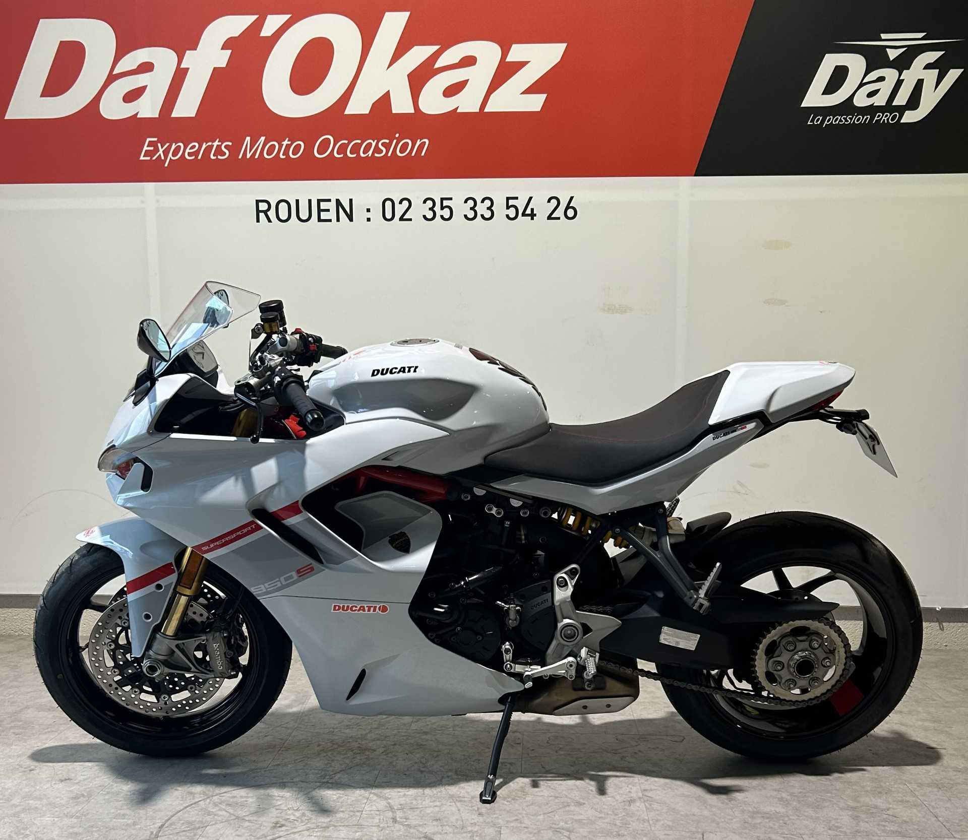 Ducati 950 SUPERSPORT S 2024 HD vue gauche