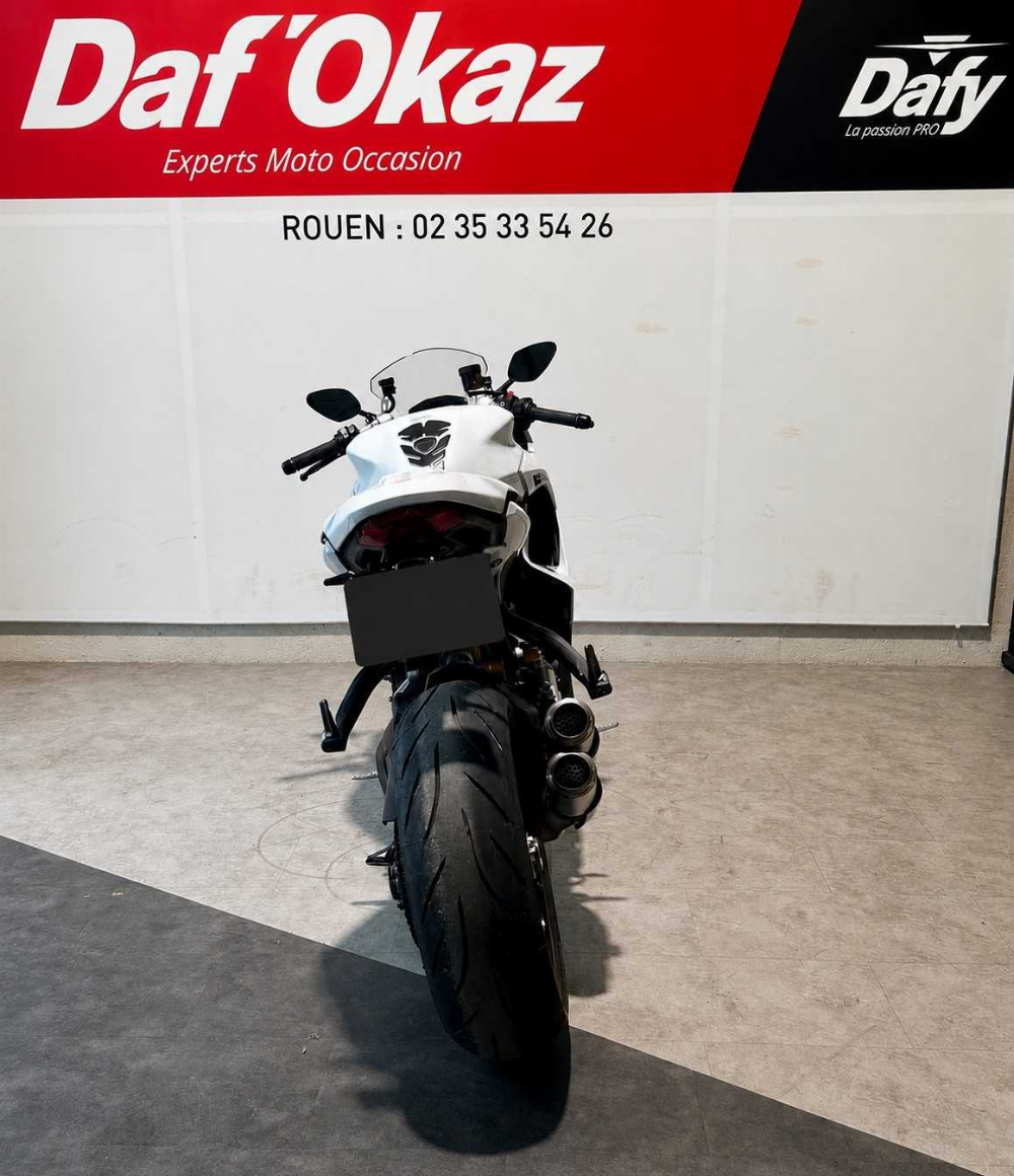 Ducati 950 SUPERSPORT S 2024 vue arrière