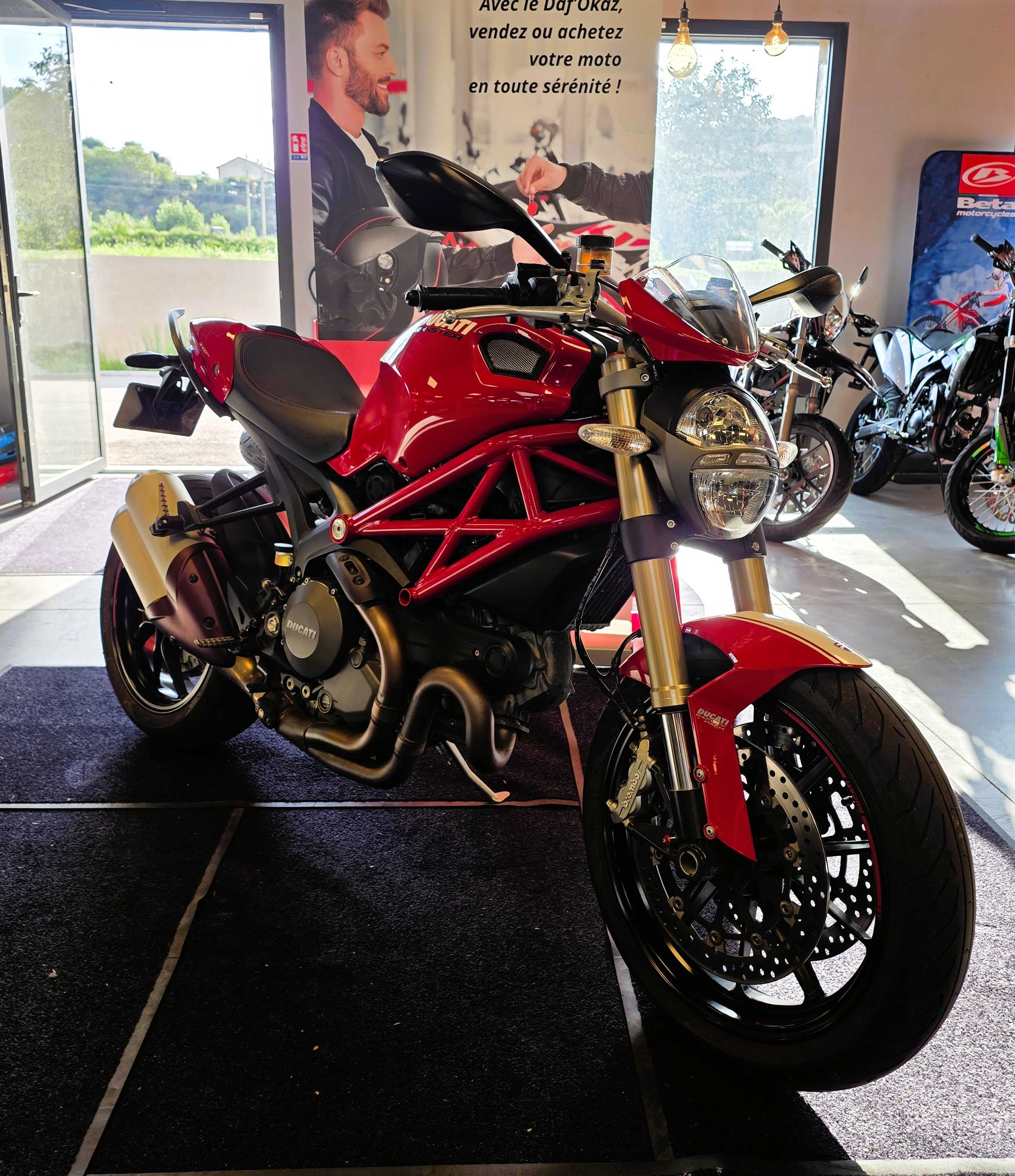 Ducati 1100 Monster EVO 2013 HD vue 3/4 droite