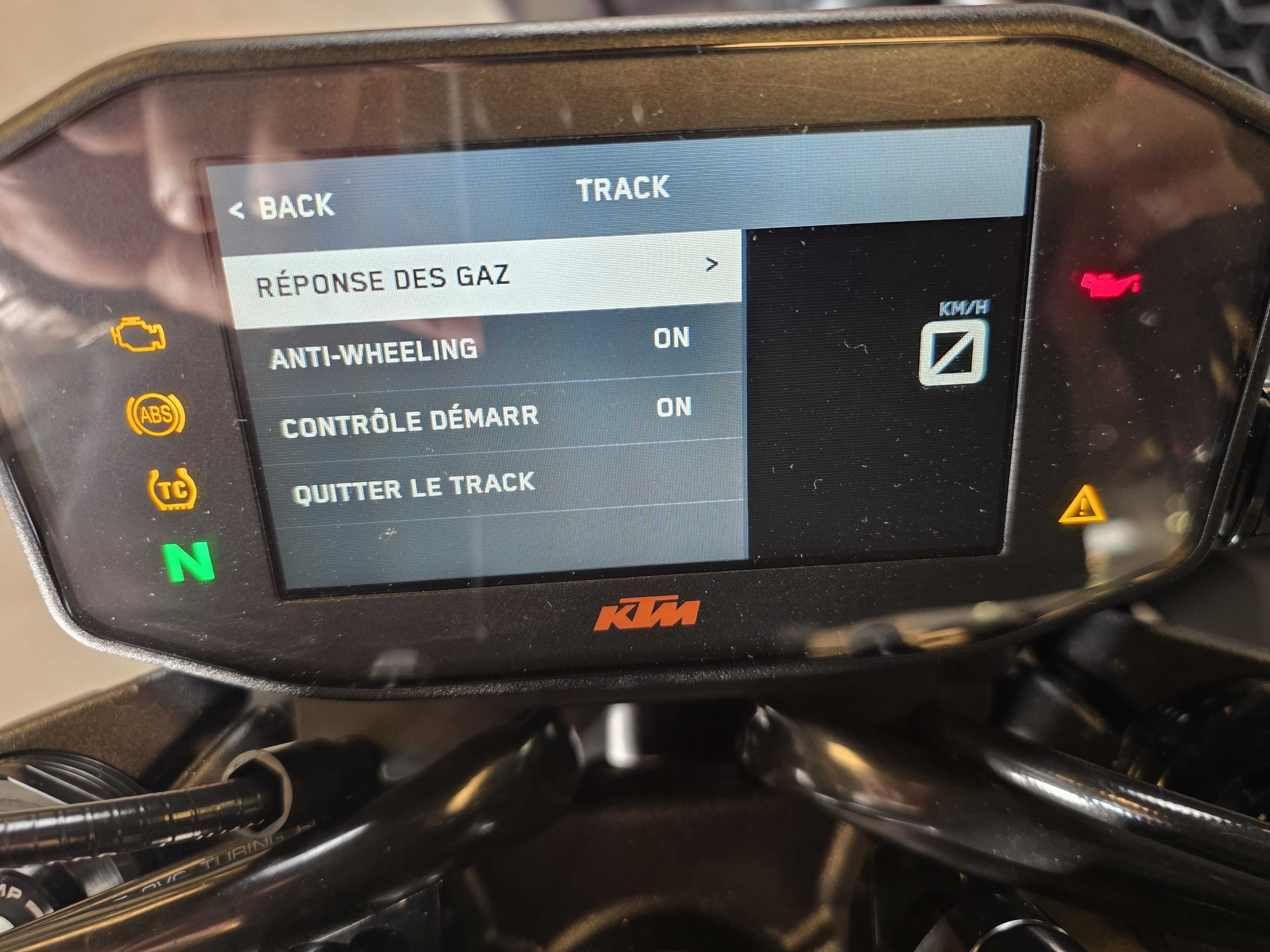 KTM 890 Duke R 2021 HD