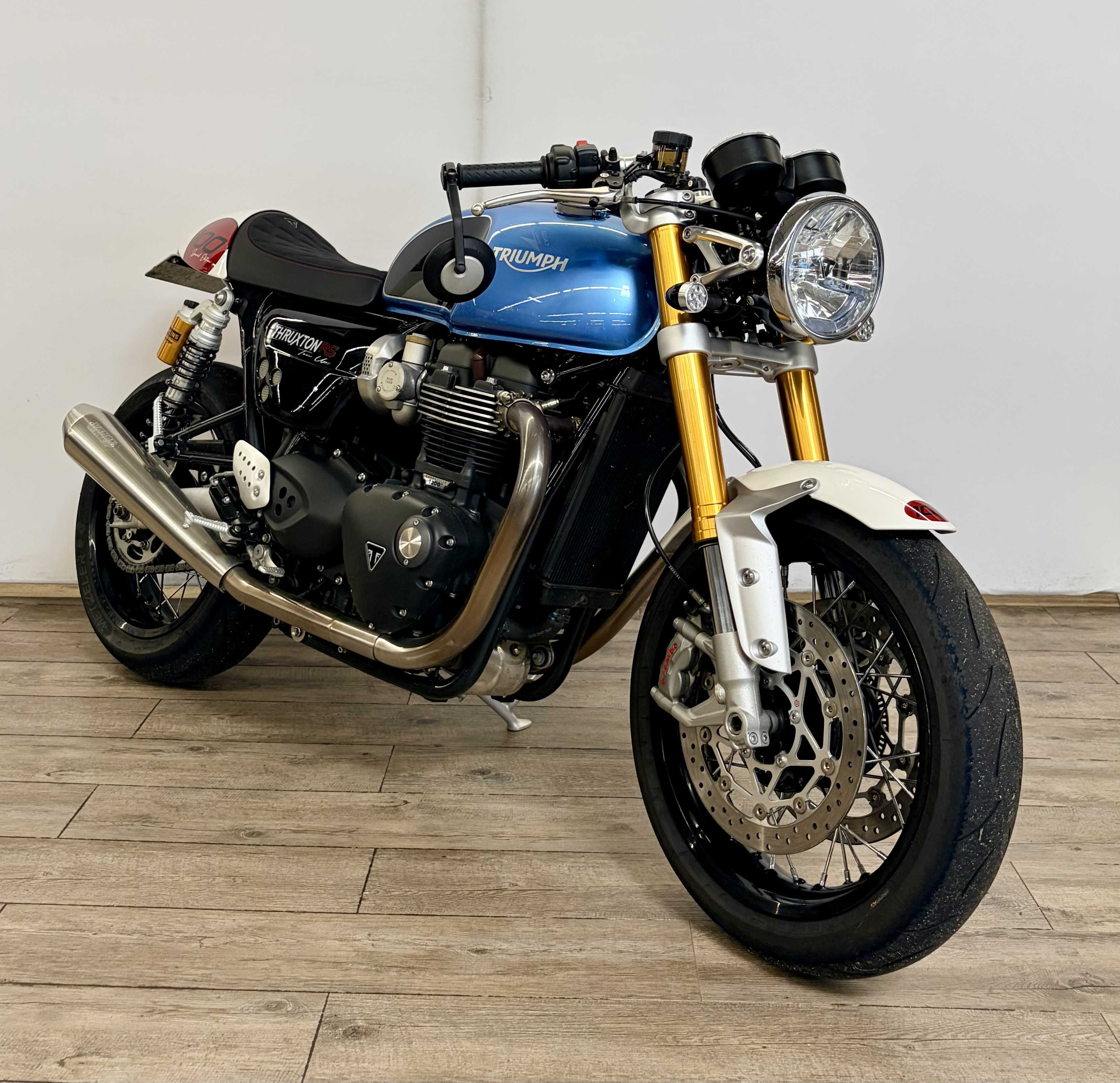 Triumph 1200 Thruxton RS 2021 HD vue 3/4 droite