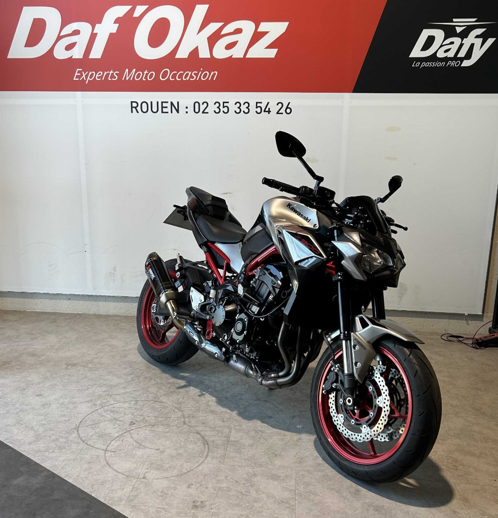 Kawasaki Z 900 A2 2023 vue 3/4 droite