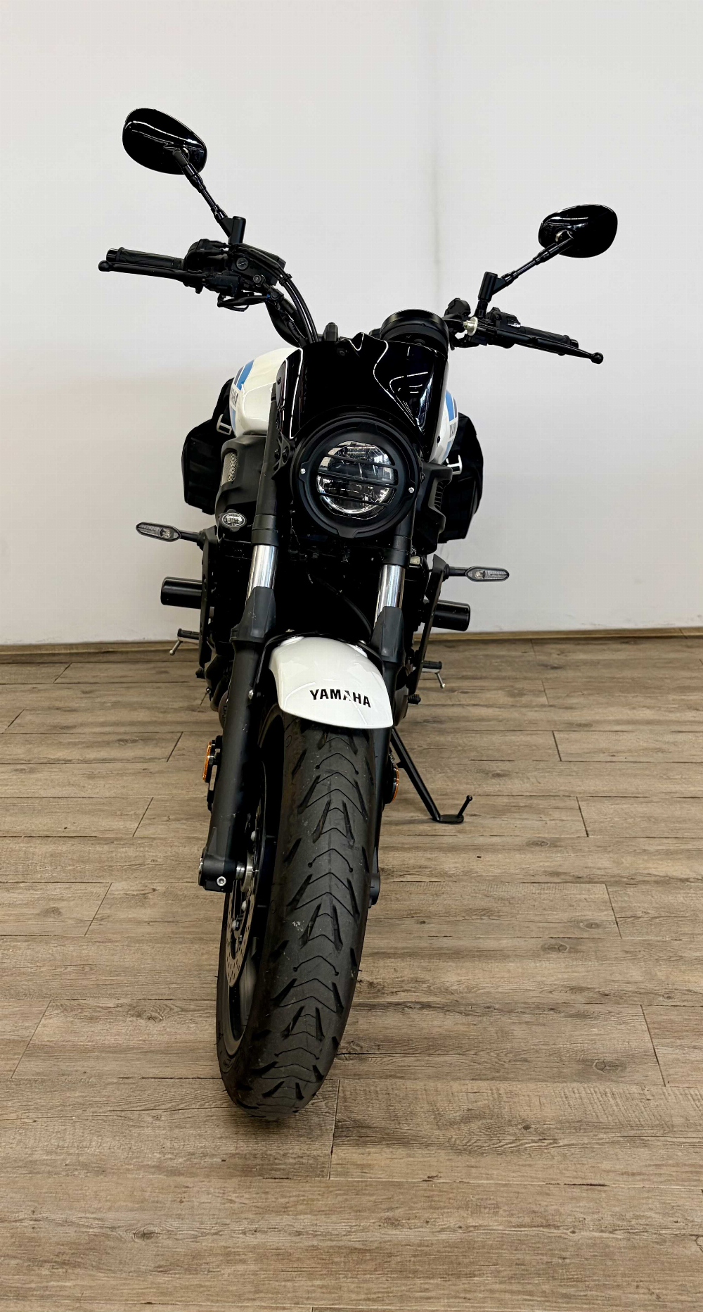 Yamaha XSR 700 A2 2023 vue avant