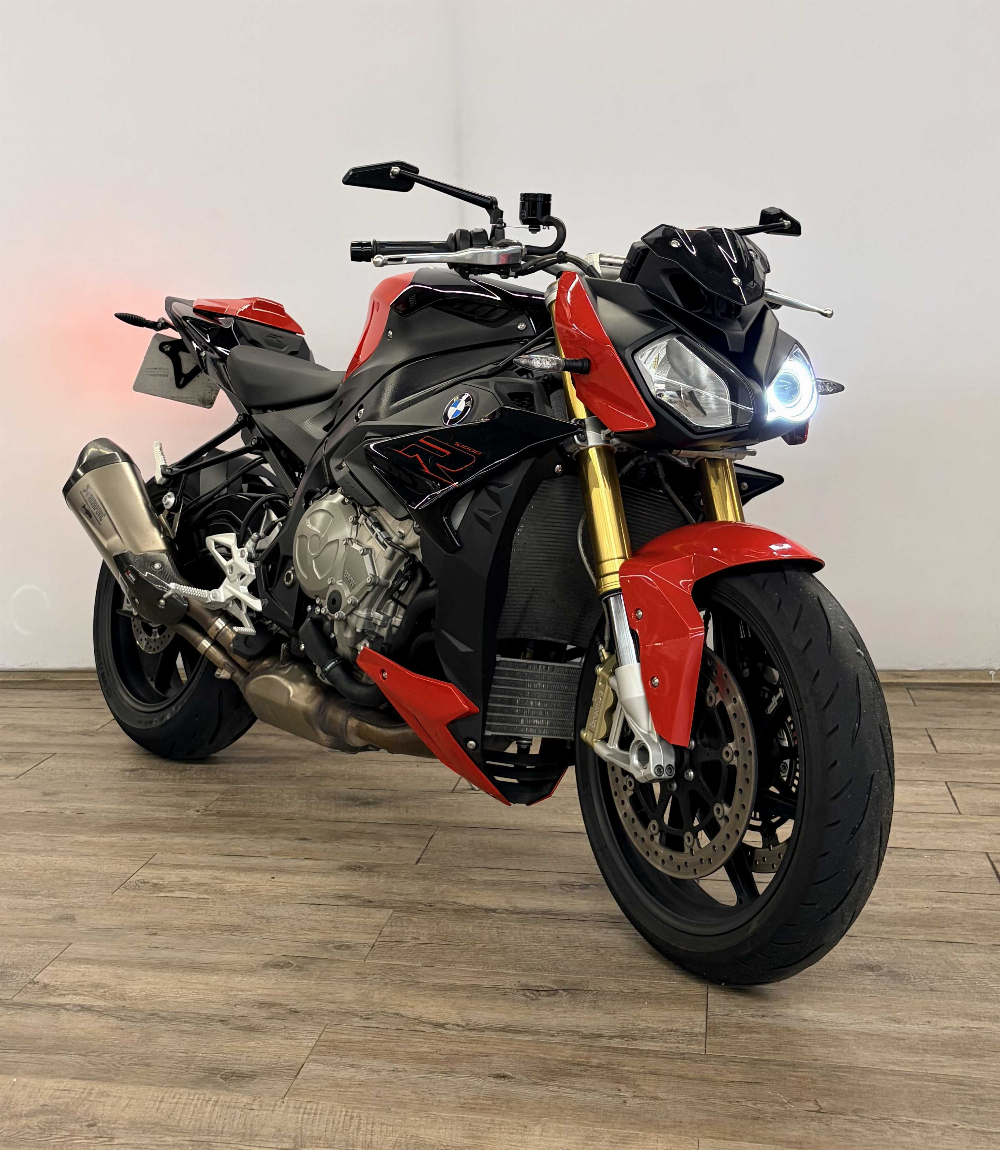 BMW S 1000 R 2017 vue 3/4 droite