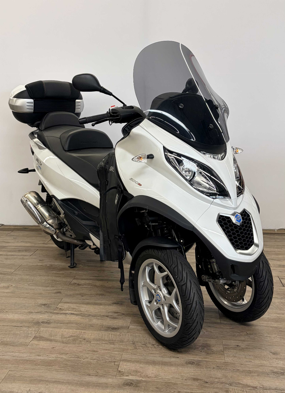 Piaggio MP3 500 LT Business 2016 vue 3/4 droite