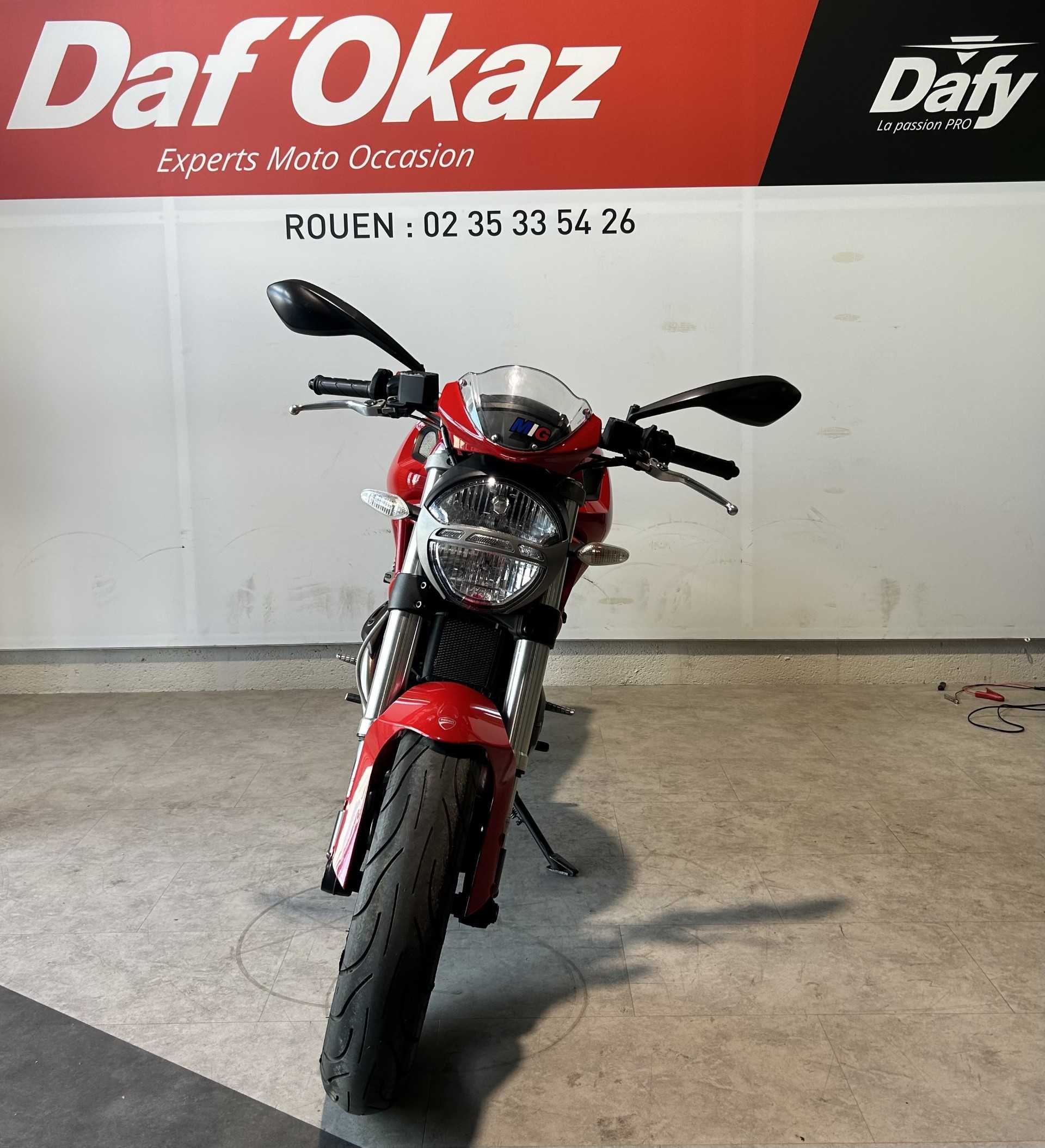 Ducati 696 Monster 2012 HD vue avant