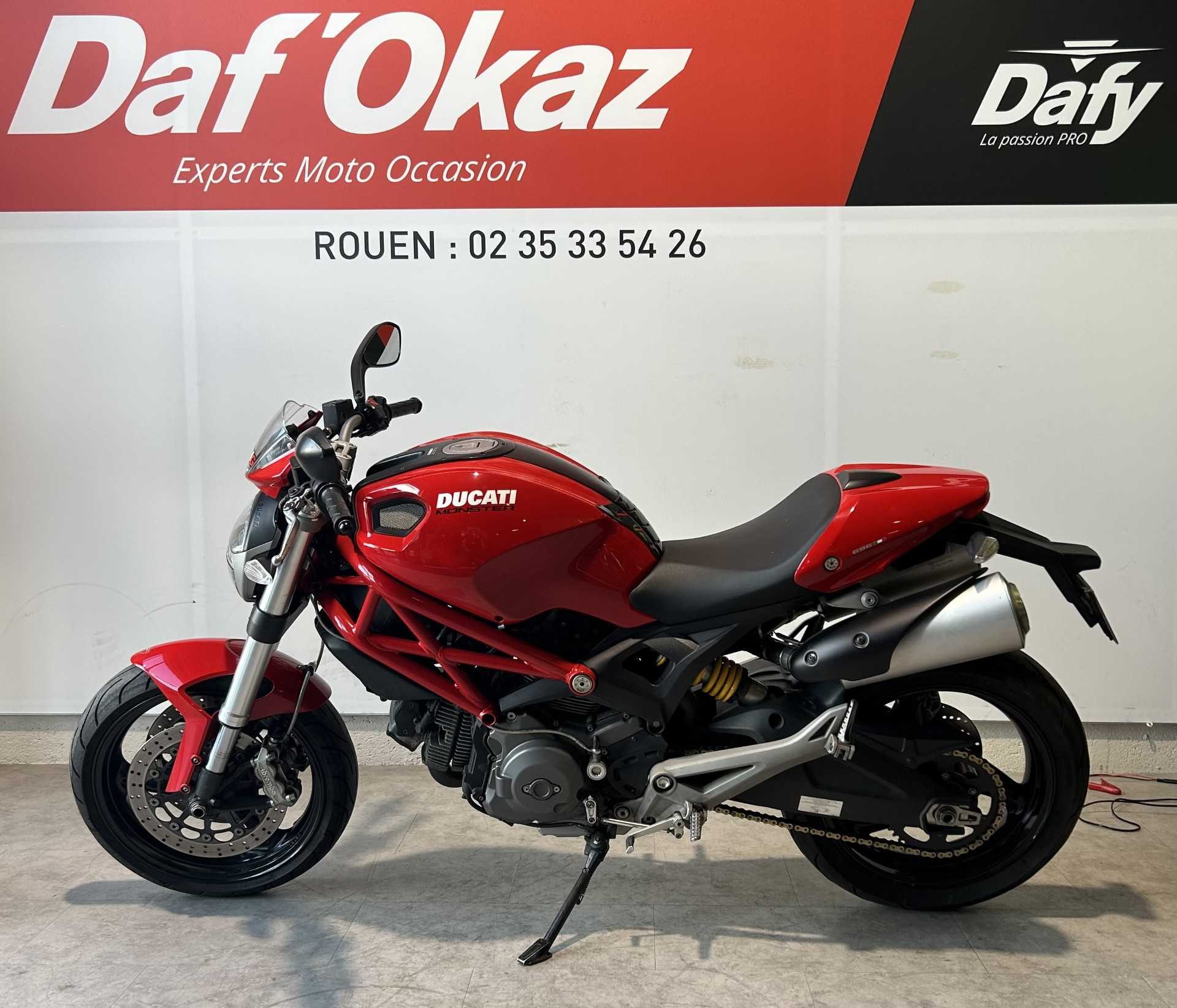 Ducati 696 Monster 2012 HD vue gauche