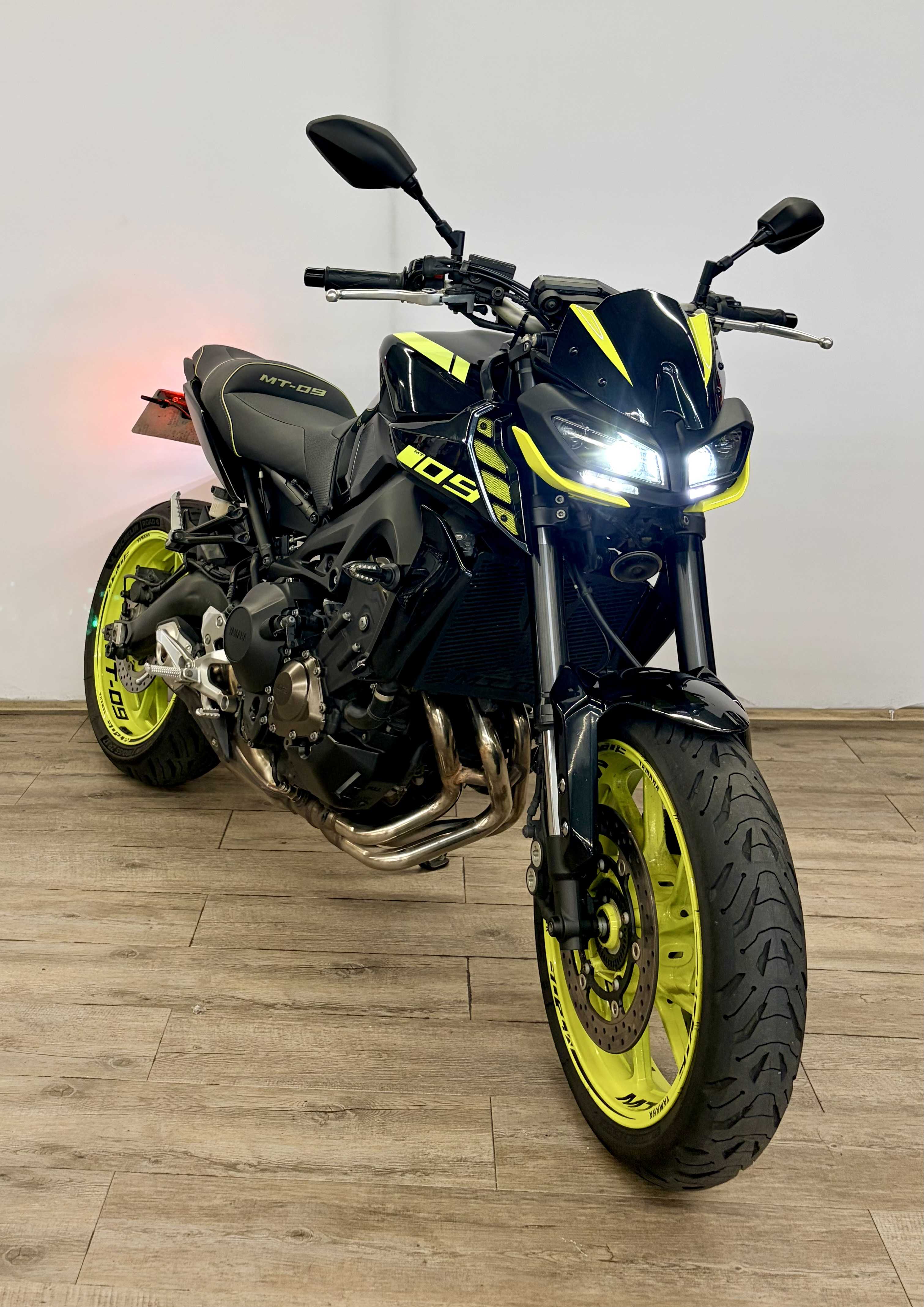 Yamaha MT-09 850 ABS 2019 HD vue 3/4 droite