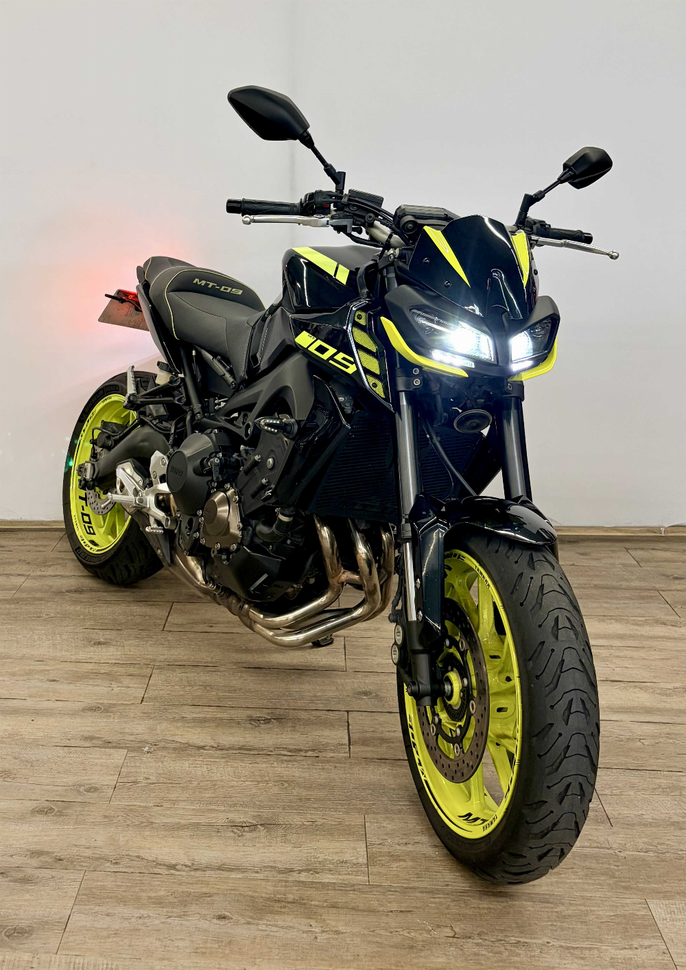 Yamaha MT-09 850 ABS 2019 vue 3/4 droite