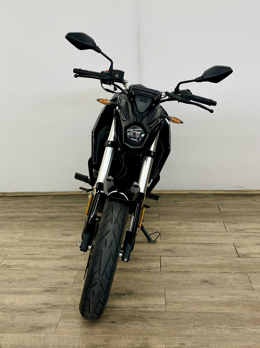 Voge NAKED 125 R ABS NAKED R ABS 2023 vue avant