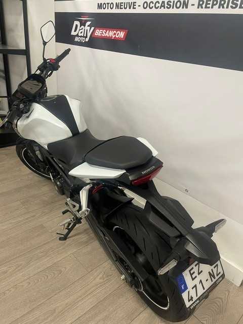 Honda CB 125 R 2018 vue arrière