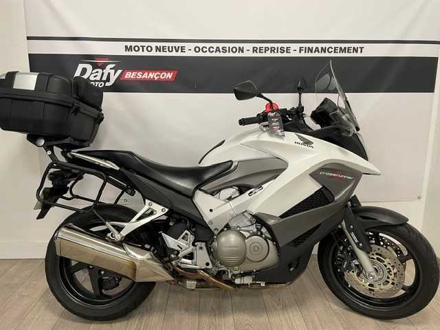 Honda VFR 800 X Crossrunner RC60 2011 vue 3/4 droite