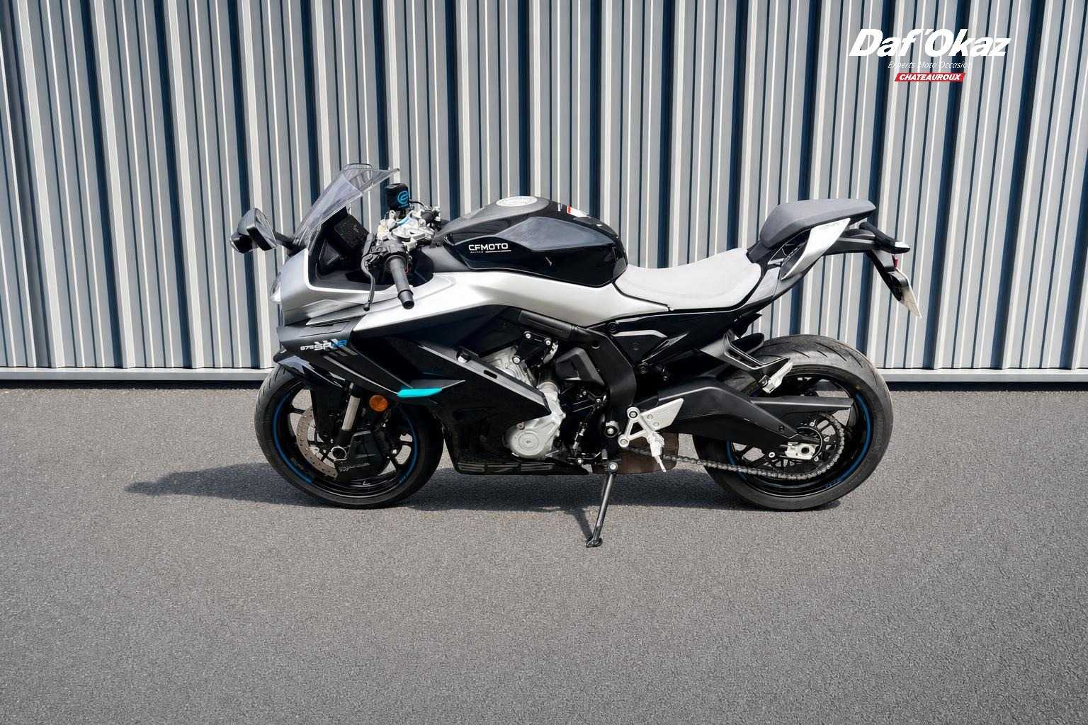 CFMOTO SR-R 675 2025 HD vue arrière