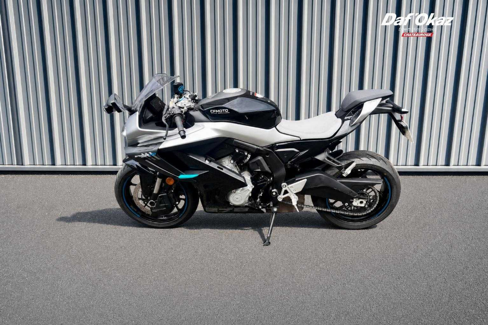 CFMOTO SR-R 675 2025 vue arrière