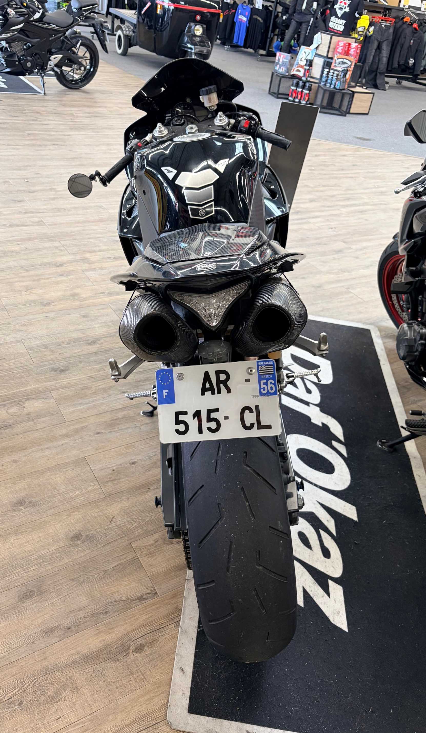 Yamaha YZF 1000 R1 2010 HD vue arrière