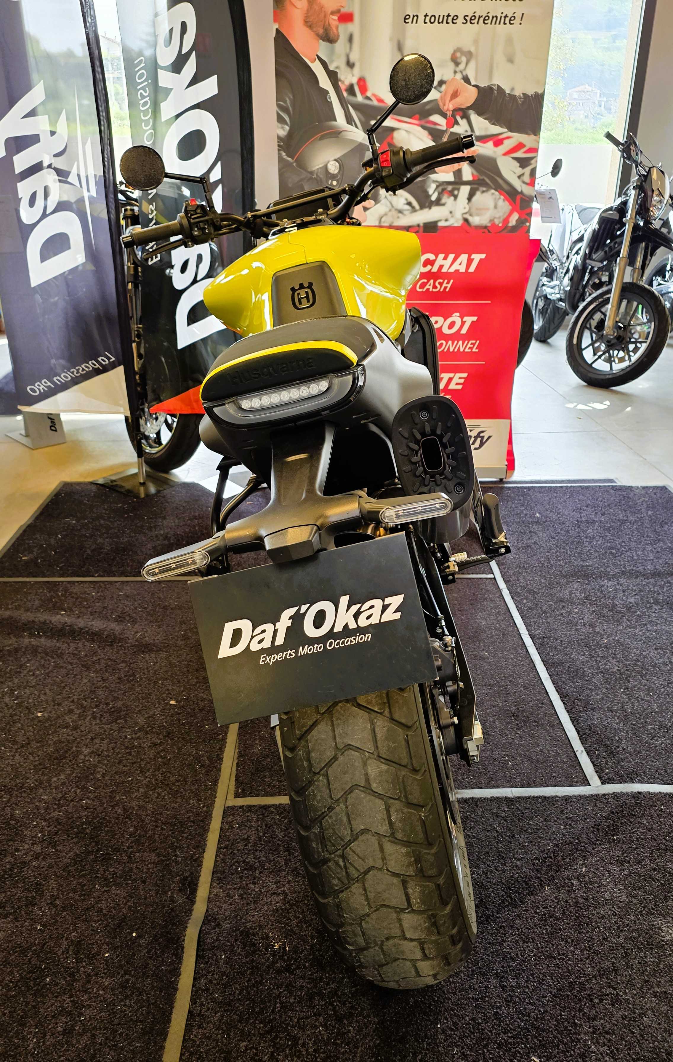 Husqvarna Svartpilen 801 2024 HD vue arrière