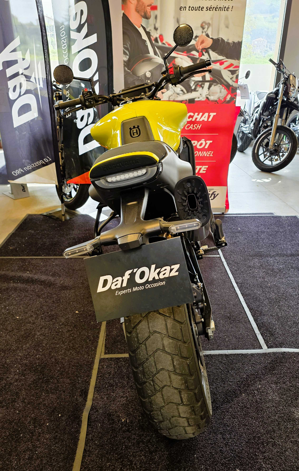 Husqvarna Svartpilen 801 2024 vue arrière