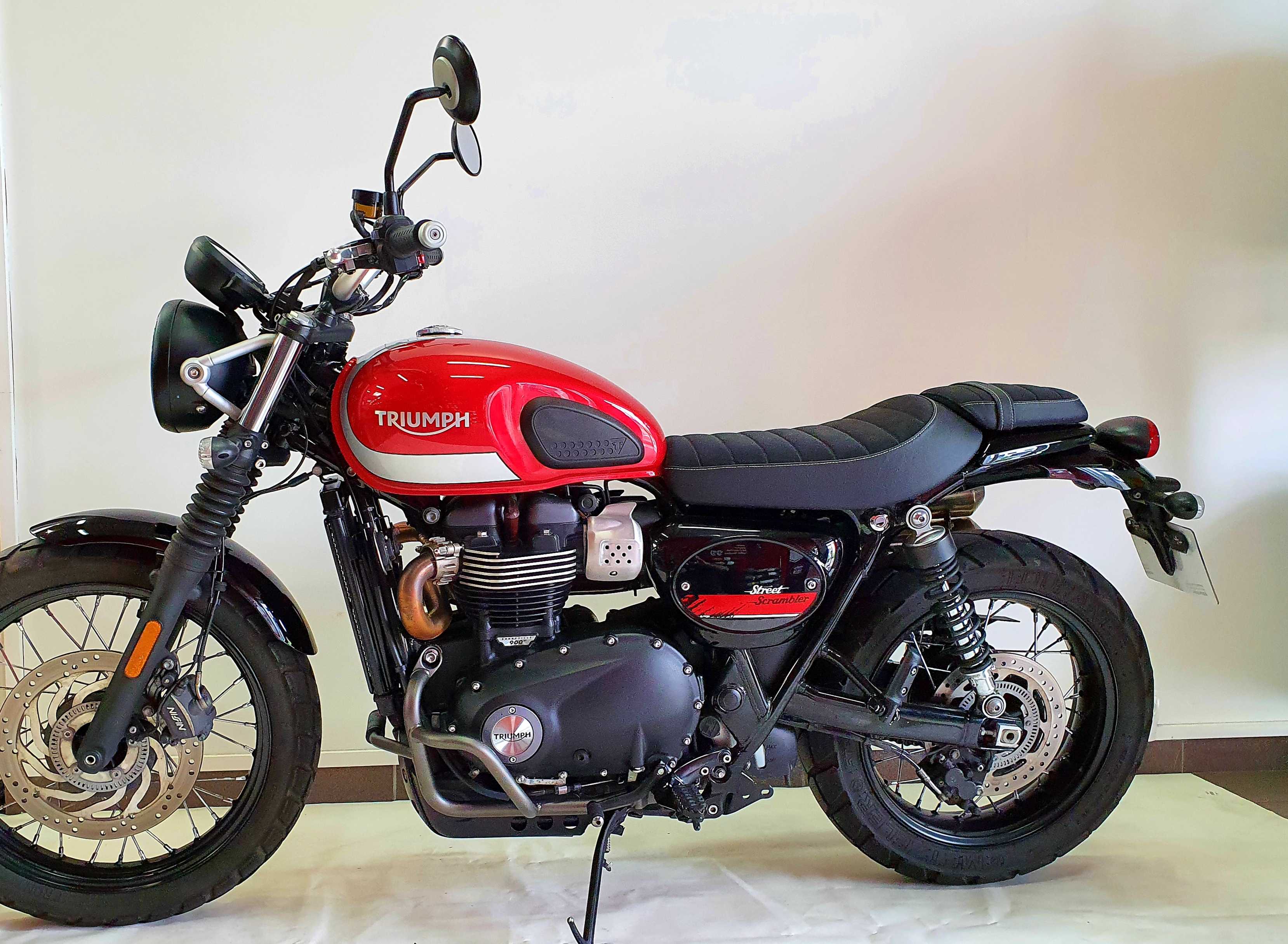 Triumph 900 Street Scrambler 2018 HD vue gauche