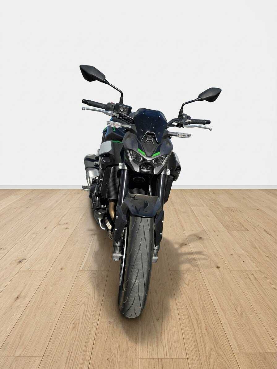Kawasaki Z 900 2025 HD vue avant