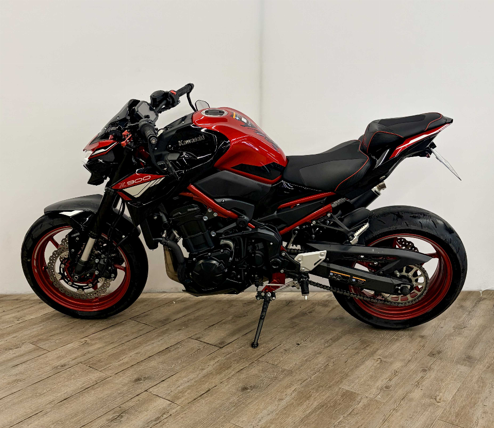Kawasaki Z 900 2023 vue gauche