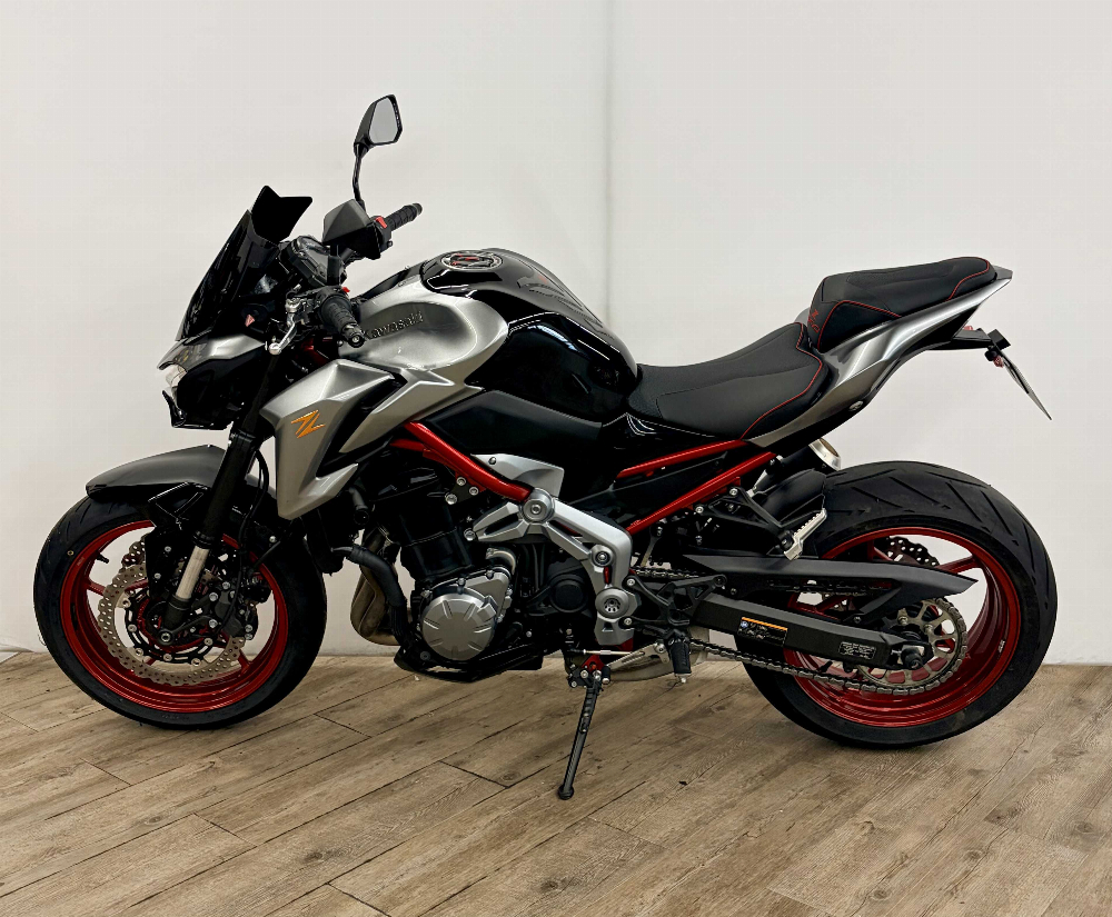 Kawasaki Z 900 2019 vue gauche