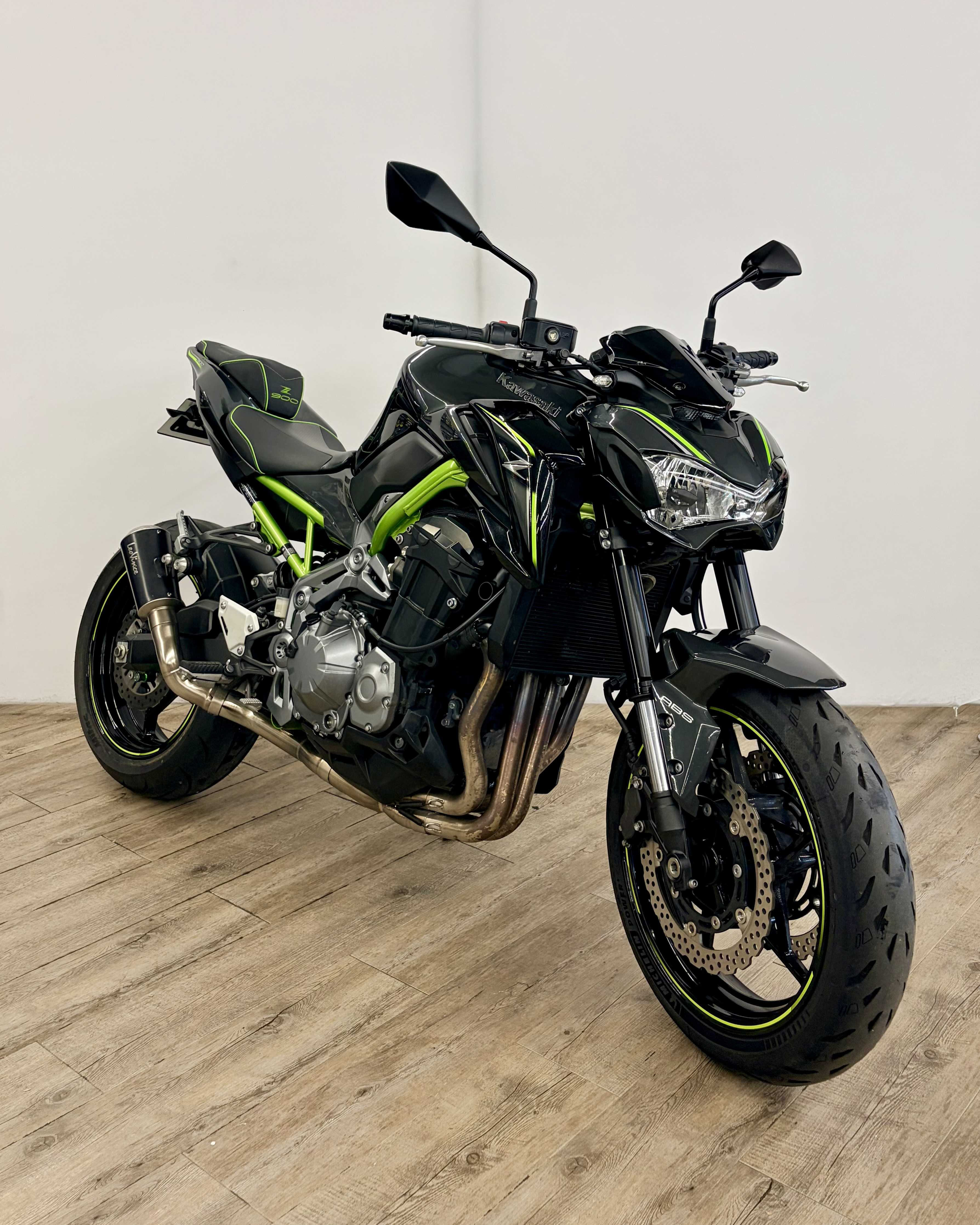 Kawasaki Z 900 2018 HD vue 3/4 droite