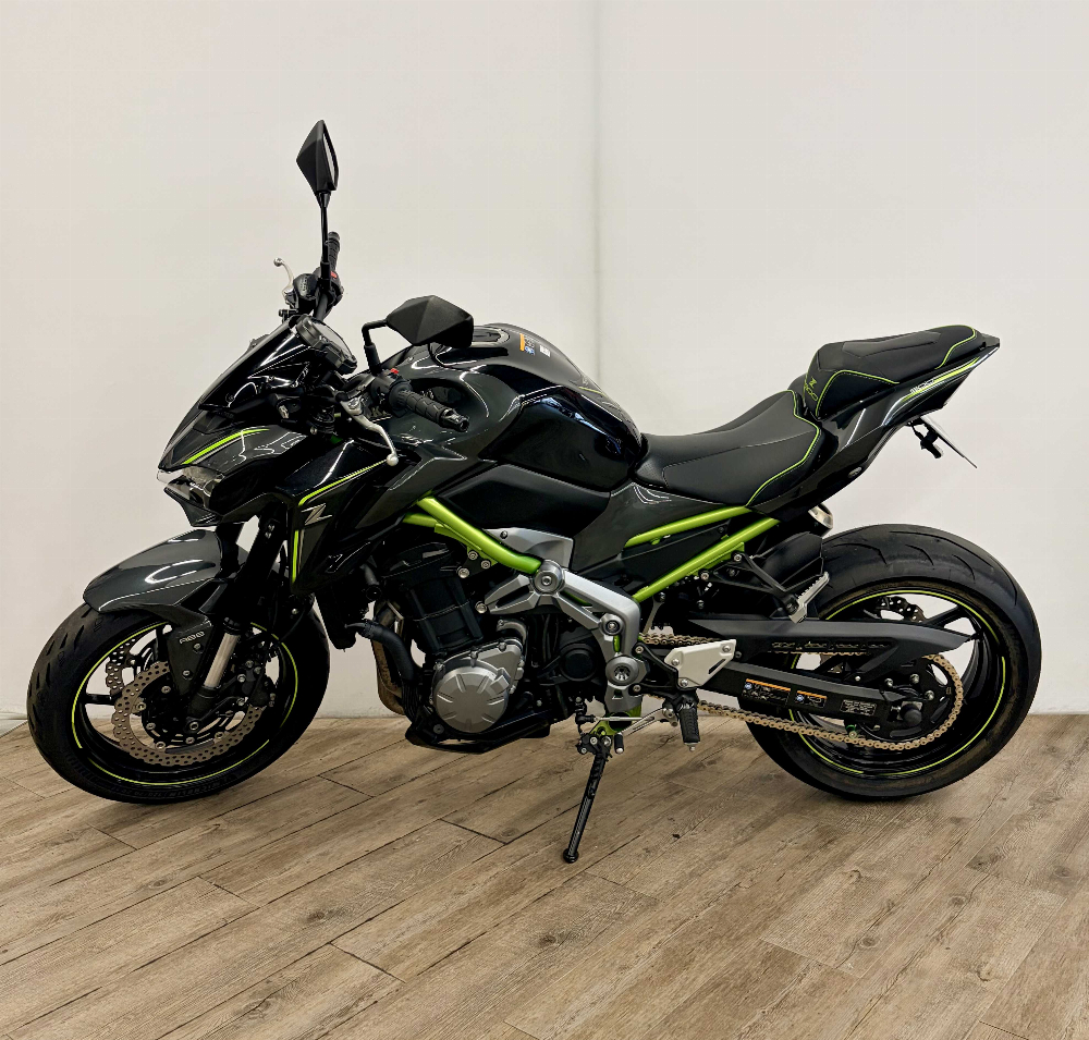 Kawasaki Z 900 2018 vue gauche