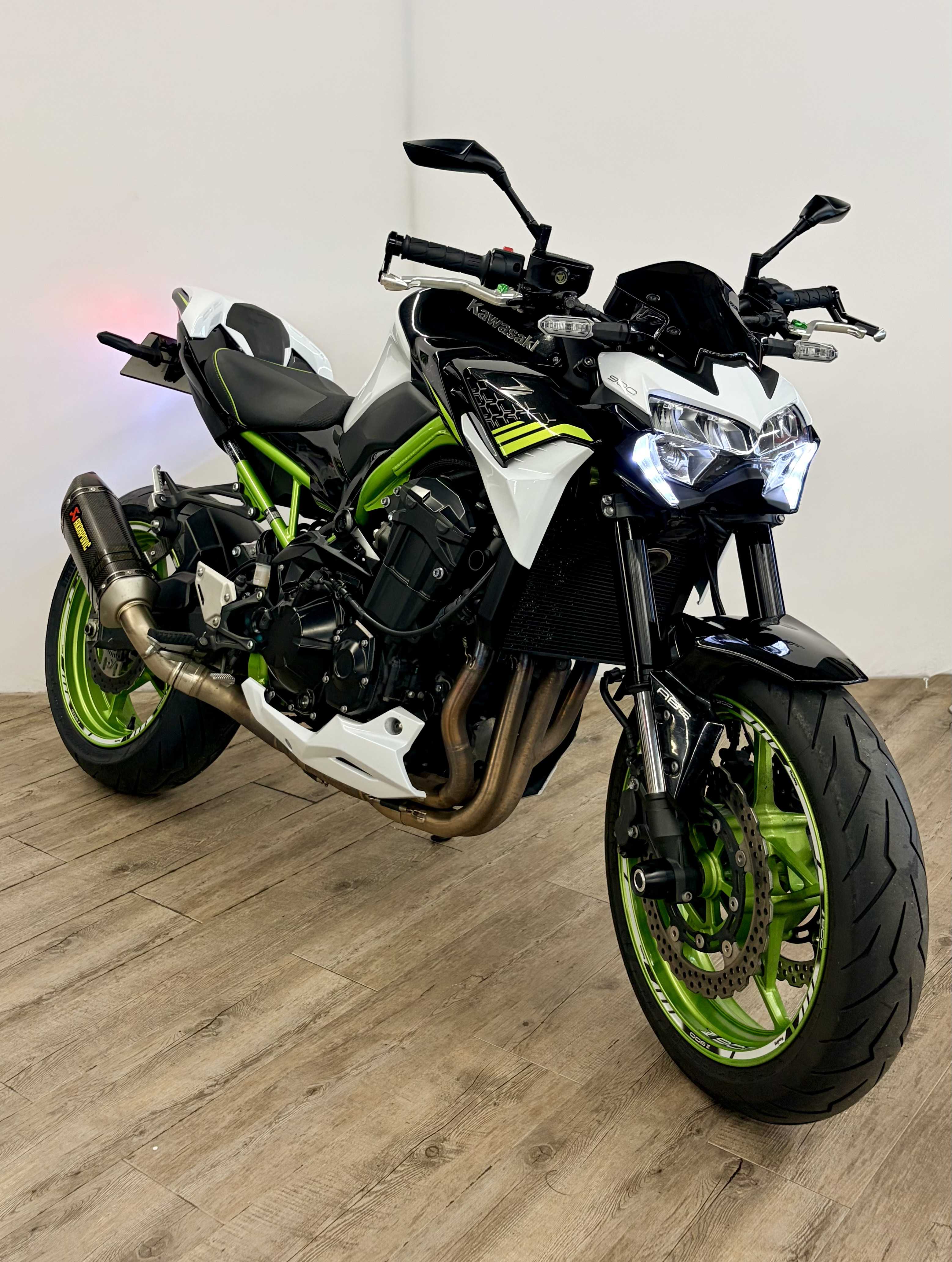 Kawasaki Z 900 2022 HD vue 3/4 droite