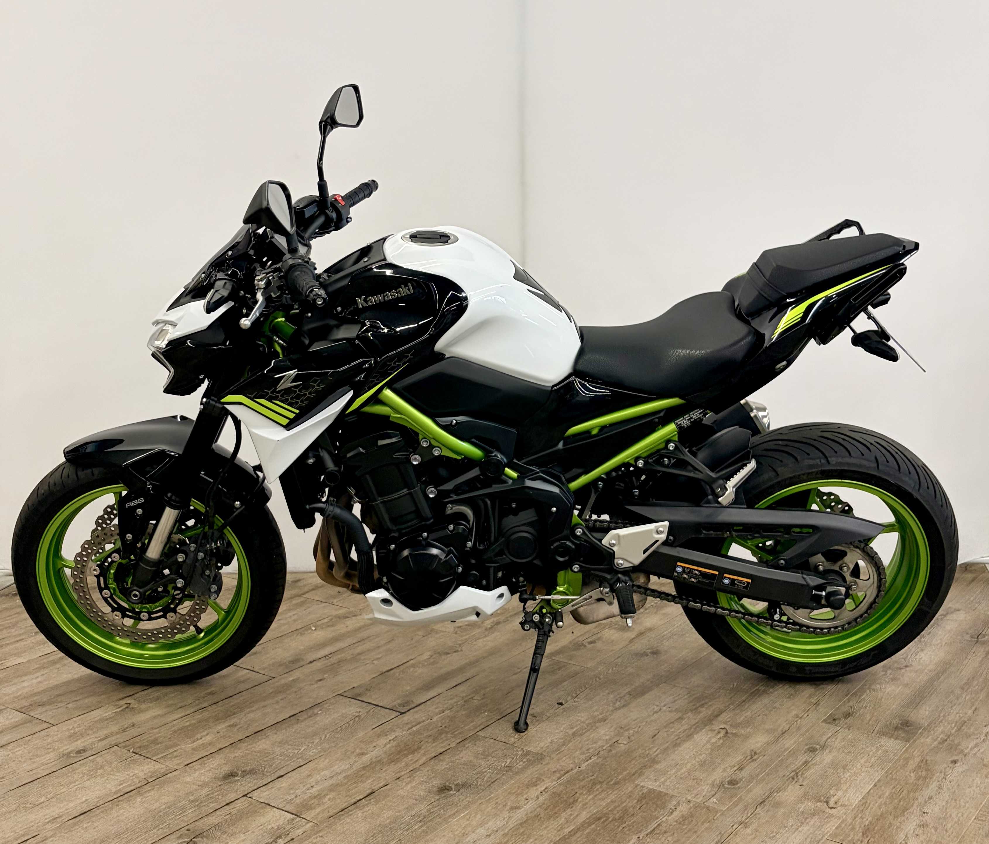 Kawasaki Z 900 2021 HD vue gauche