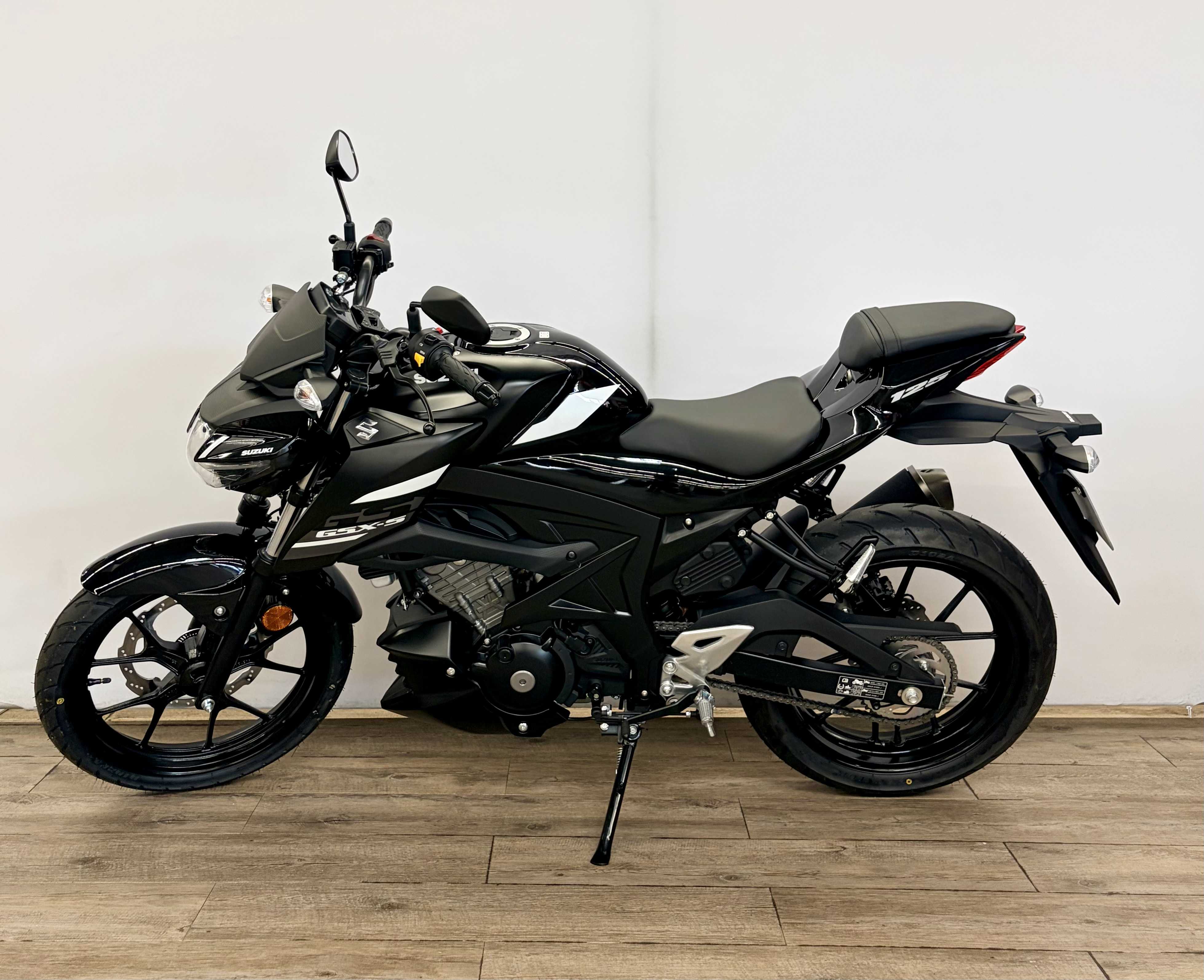 Suzuki GSX-S 125 2024 HD vue gauche
