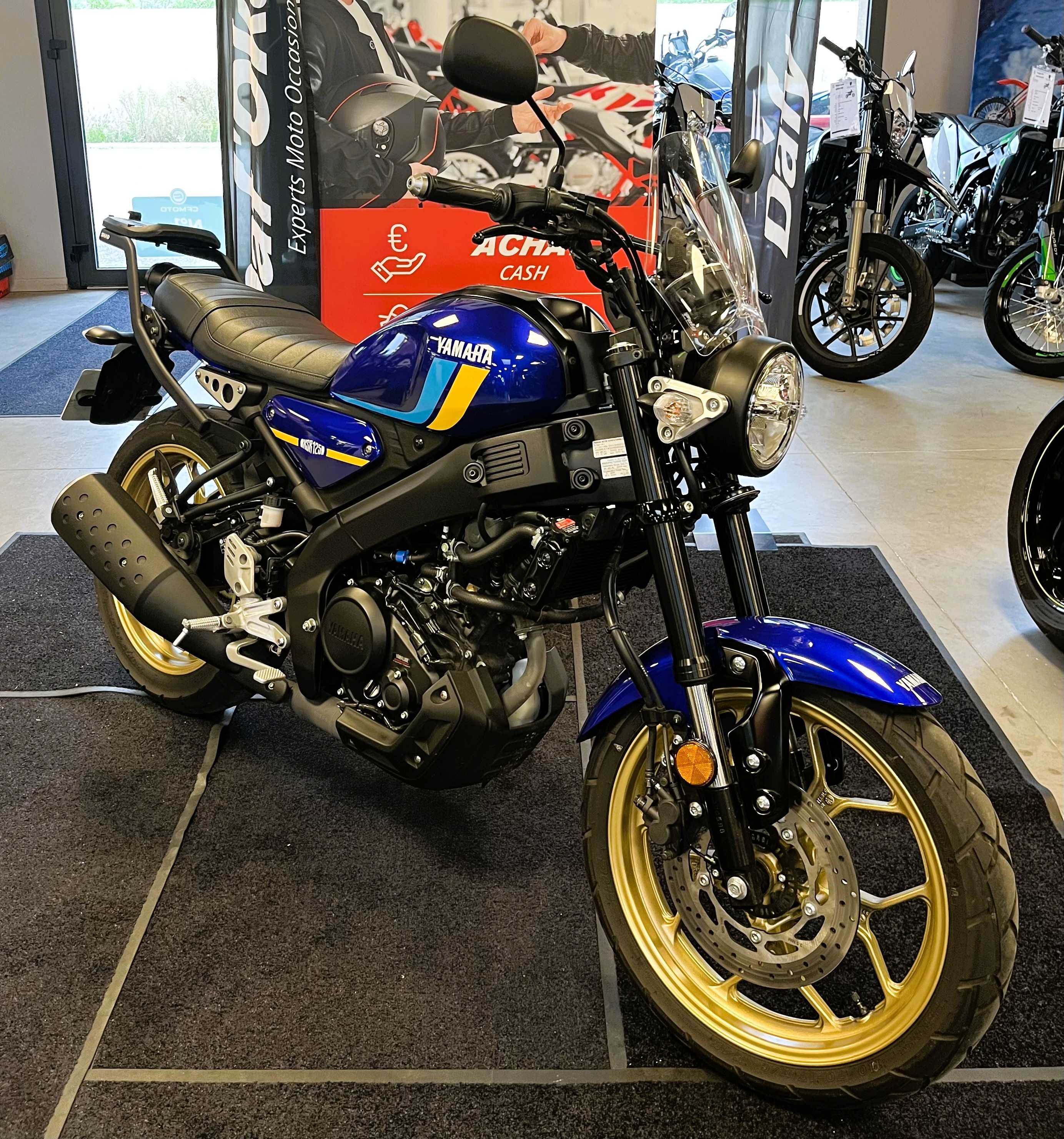 Yamaha XSR 125 2023 HD vue 3/4 droite