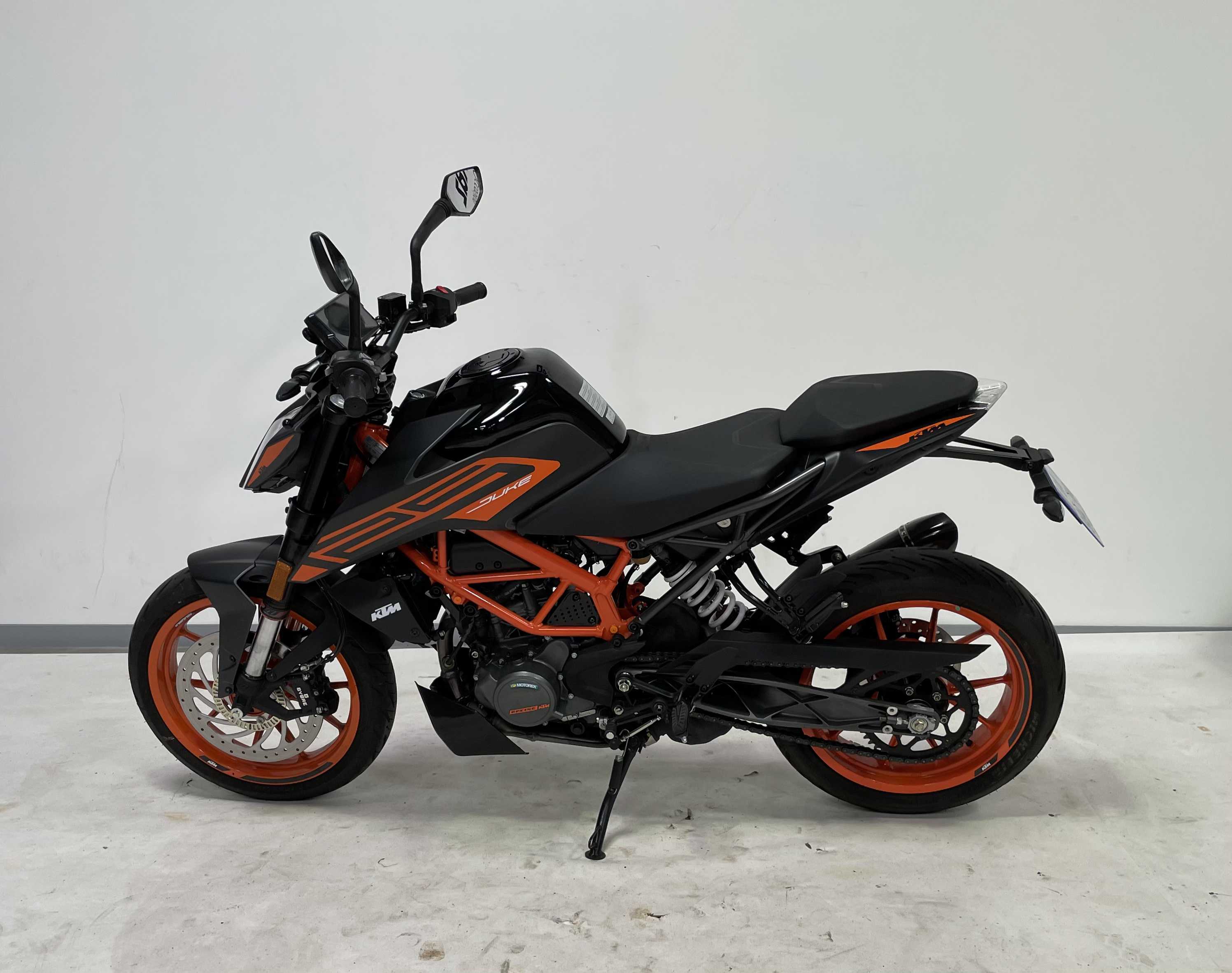 KTM 125 Duke 2021 HD vue avant