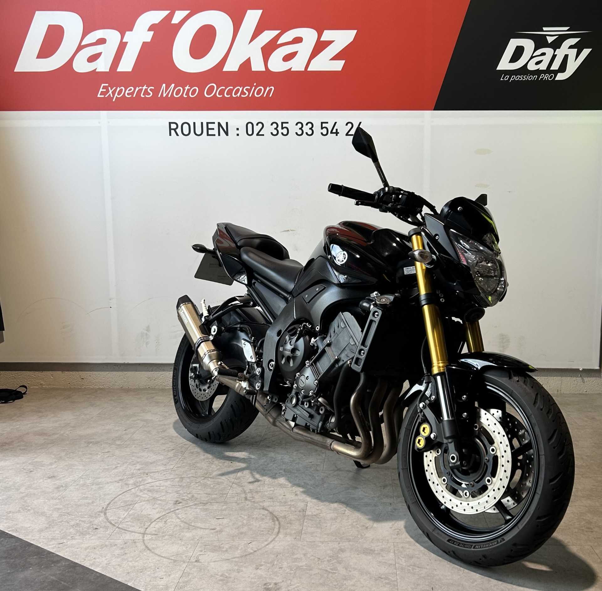 Yamaha FZ8 N 2011 HD vue 3/4 droite
