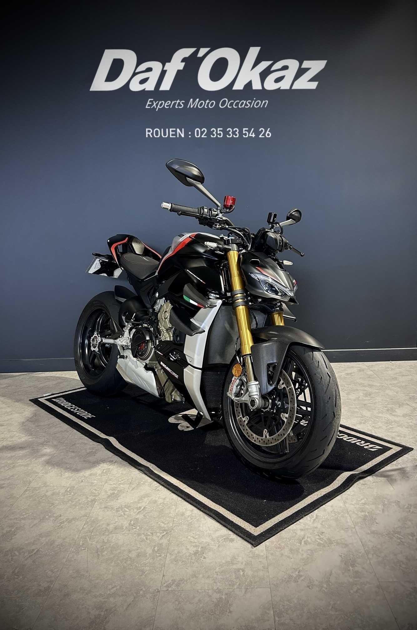 Ducati STREETFIGHTER V4 SP 2023 HD vue 3/4 droite