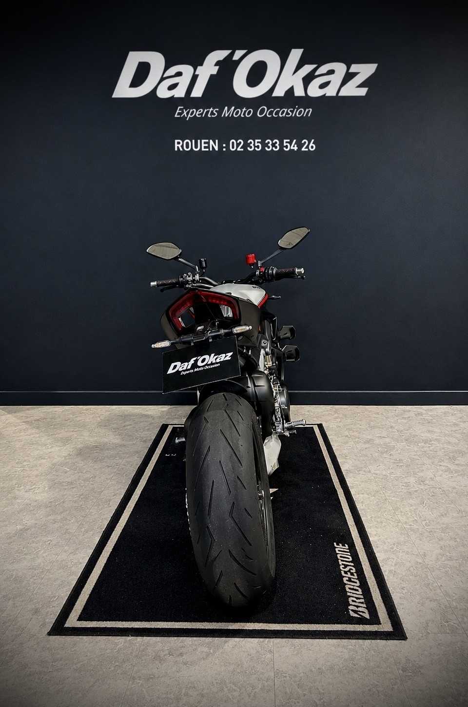Ducati STREETFIGHTER V4 SP 2023 HD vue arrière