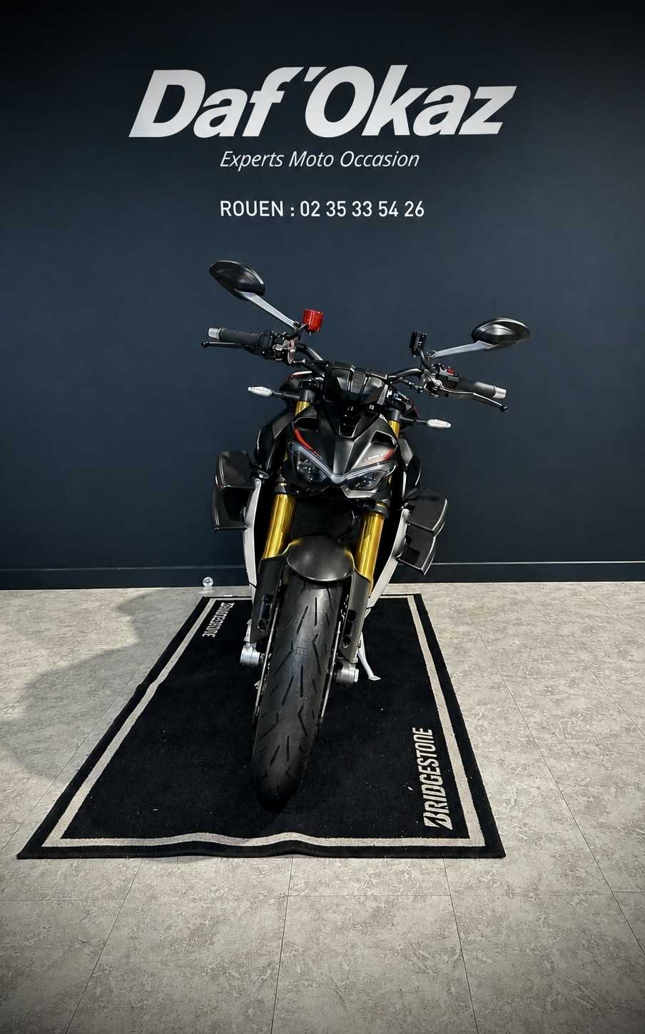 Ducati STREETFIGHTER V4 SP 2023 vue avant