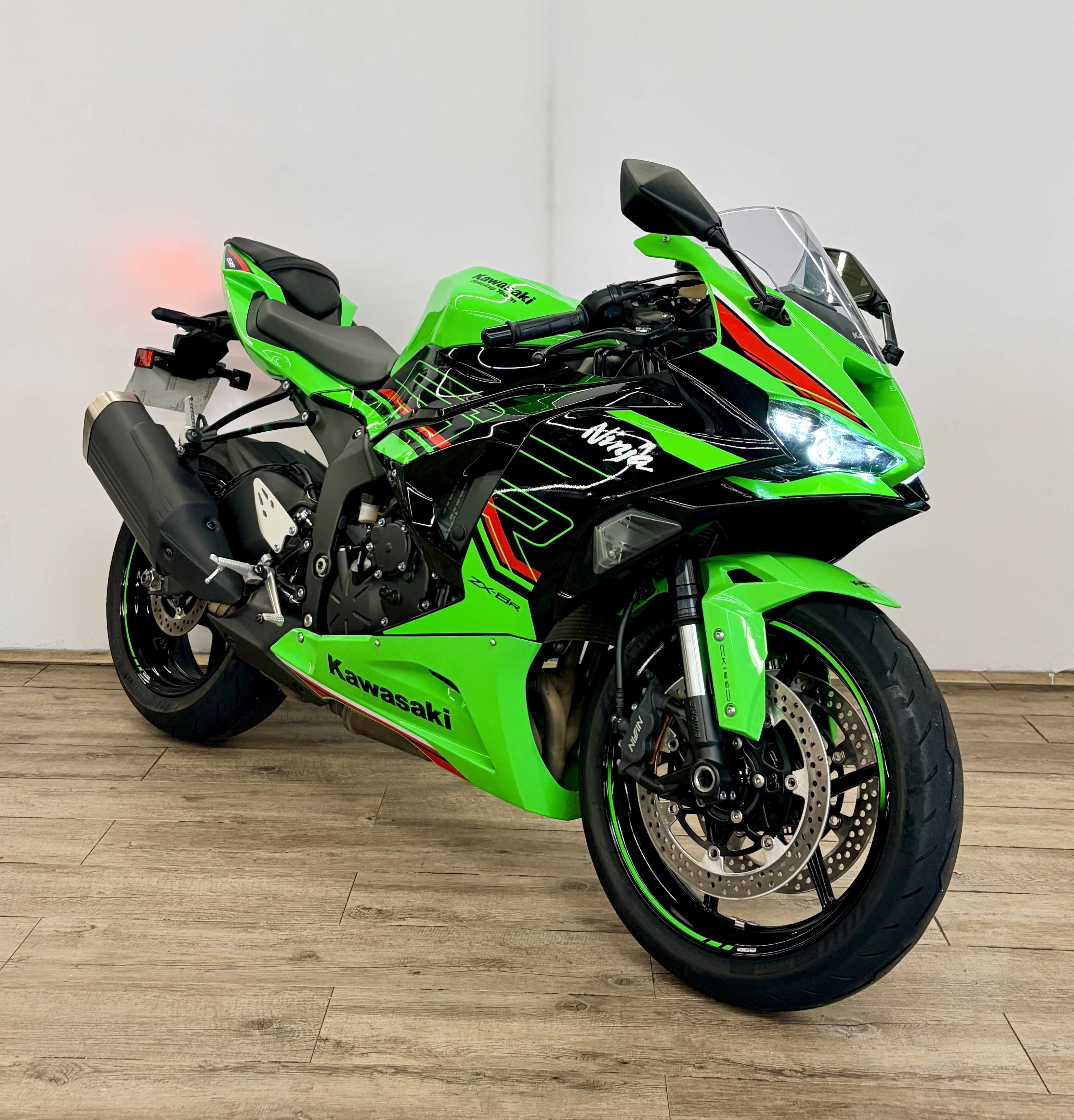 Kawasaki ZX-6R 636 Ninja 2023 HD vue 3/4 droite