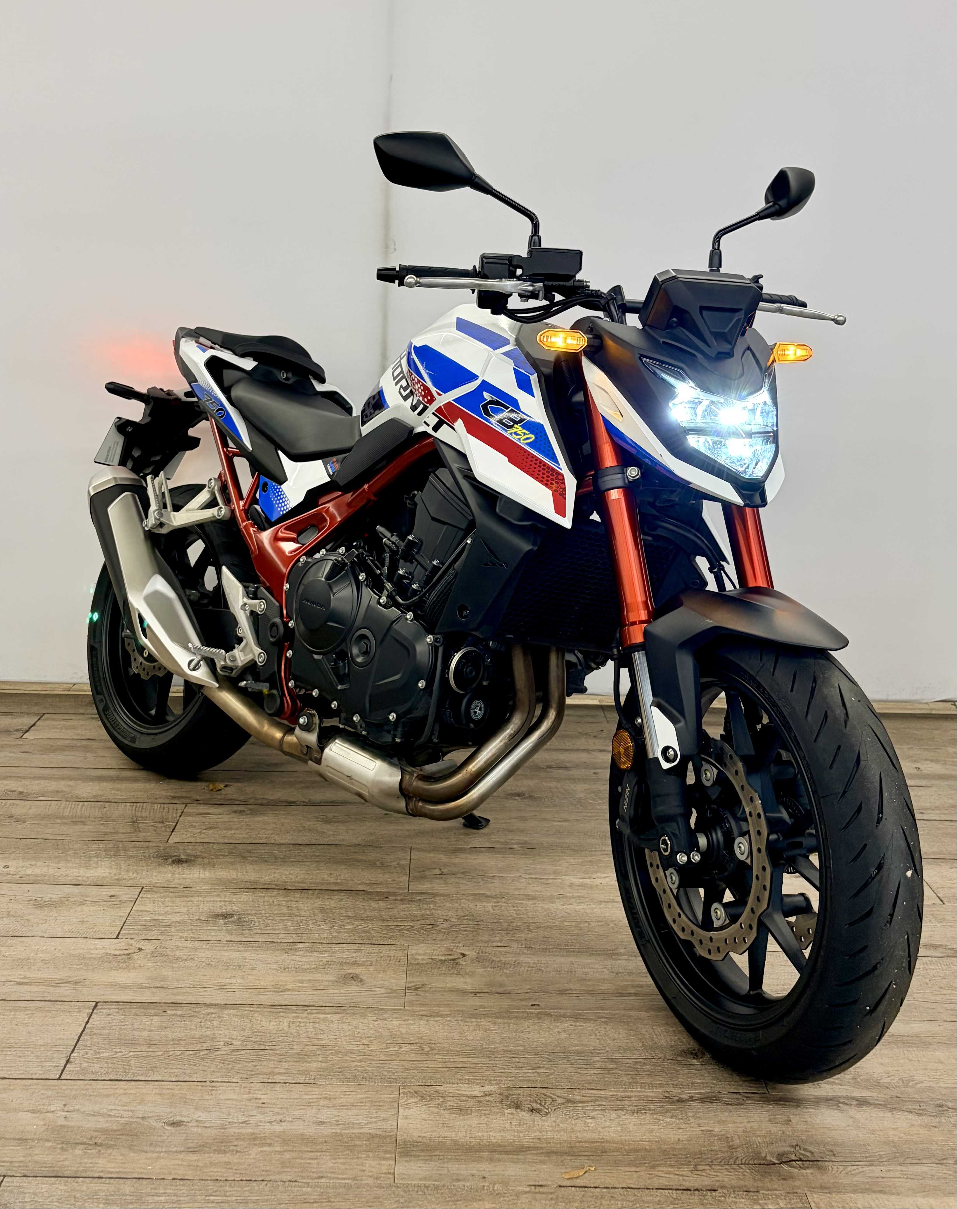 Honda CB 750 ABS CB Hornet A 2025 HD vue 3/4 droite