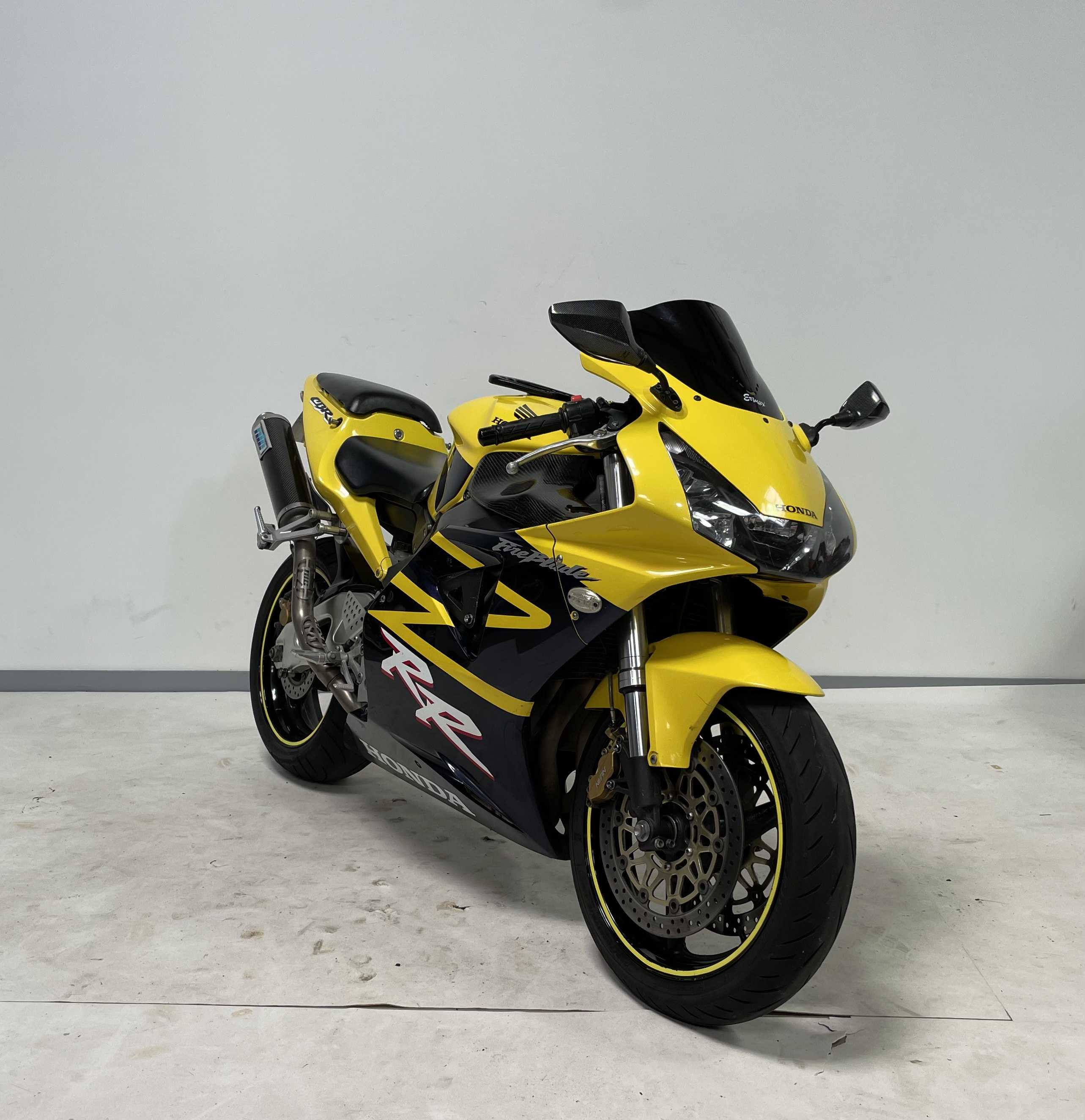 Honda CBR 954 RR Fireblade 2002 HD vue 3/4 droite