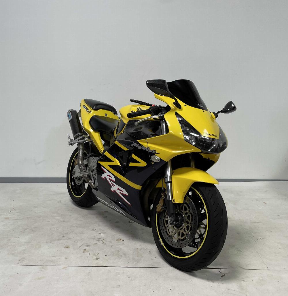 Honda CBR 954 RR Fireblade 2002 vue 3/4 droite