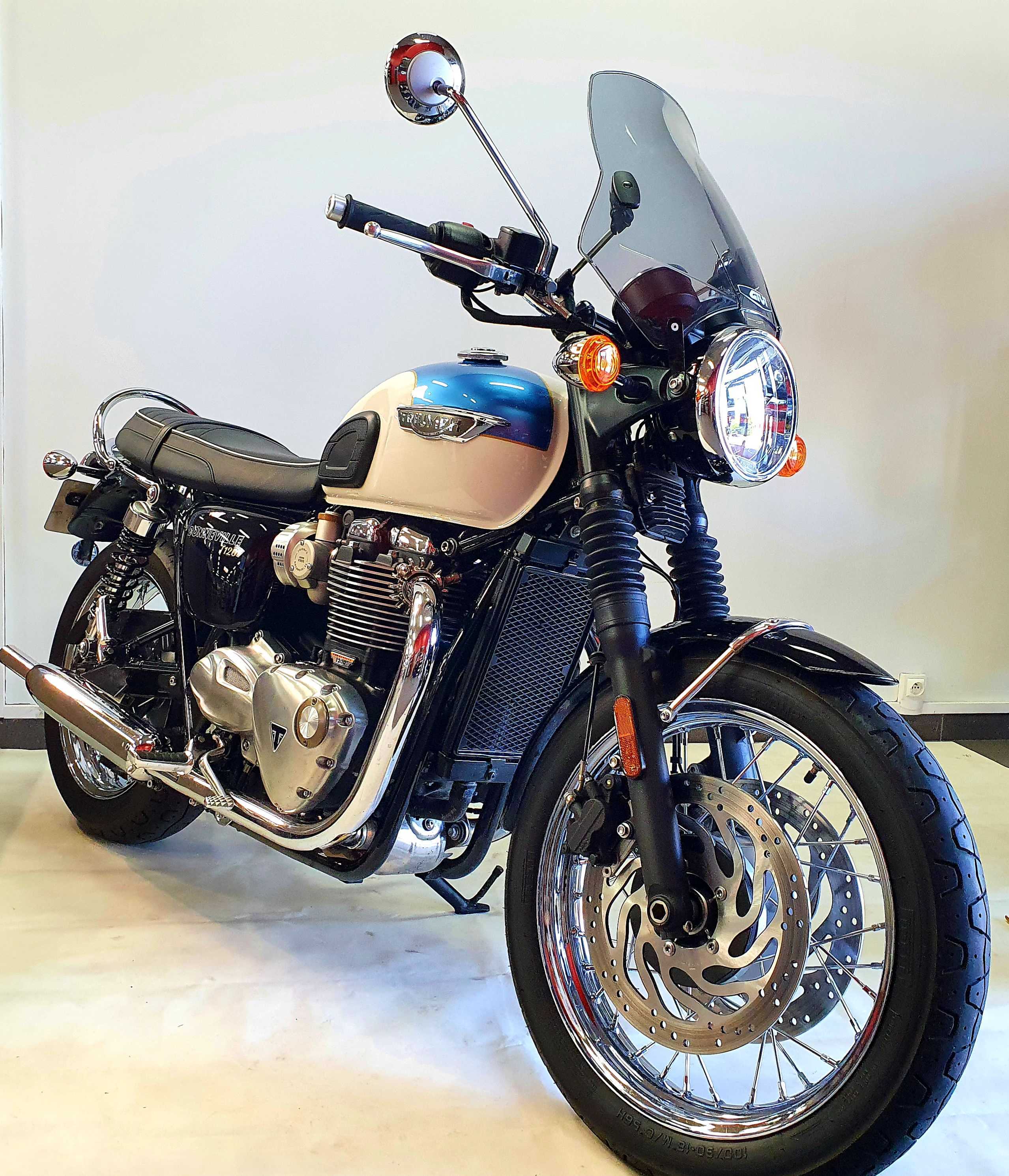 Triumph 1200 Bonneville T120 2019 HD vue 3/4 droite