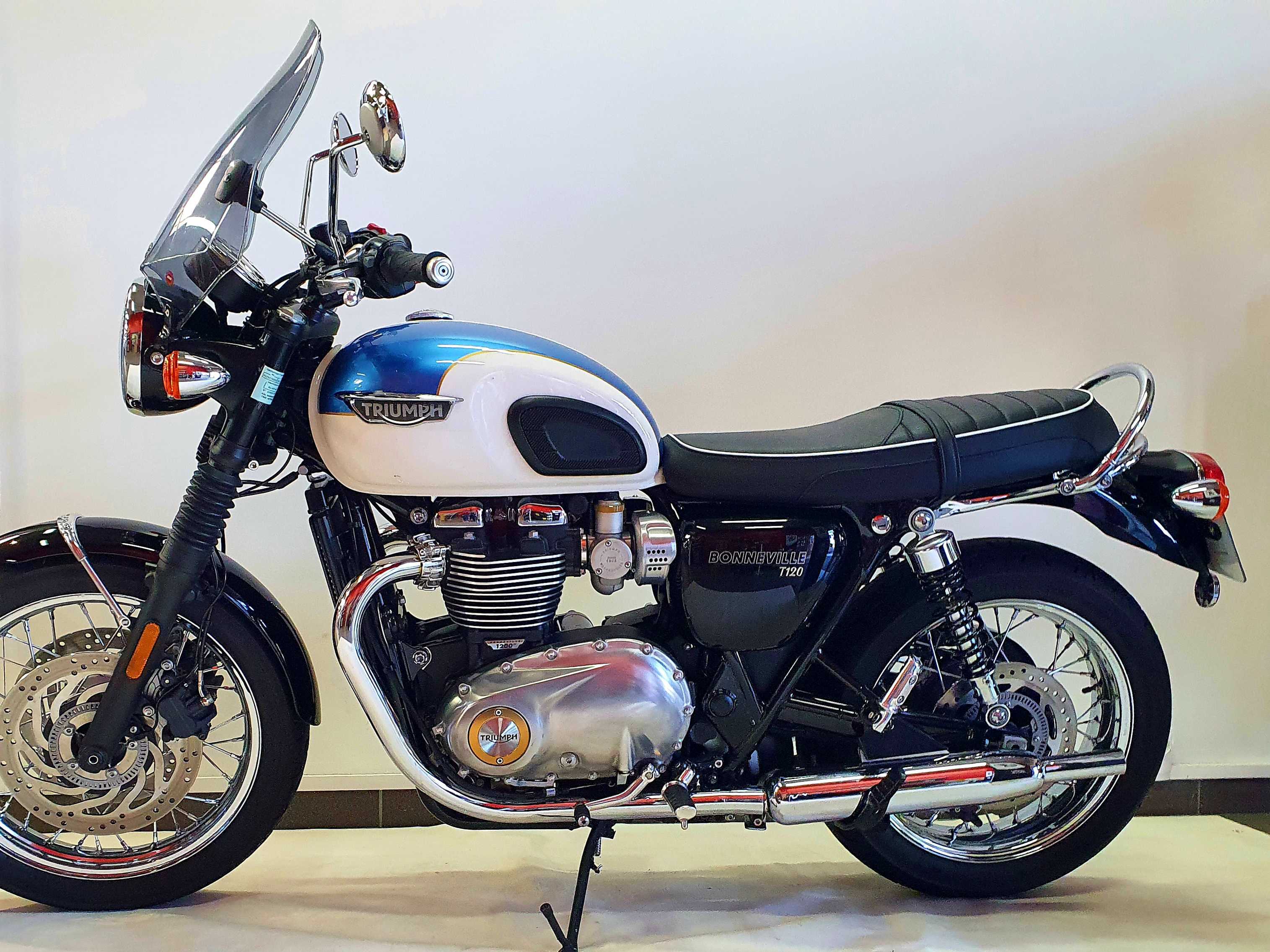 Triumph 1200 Bonneville T120 2019 HD vue gauche