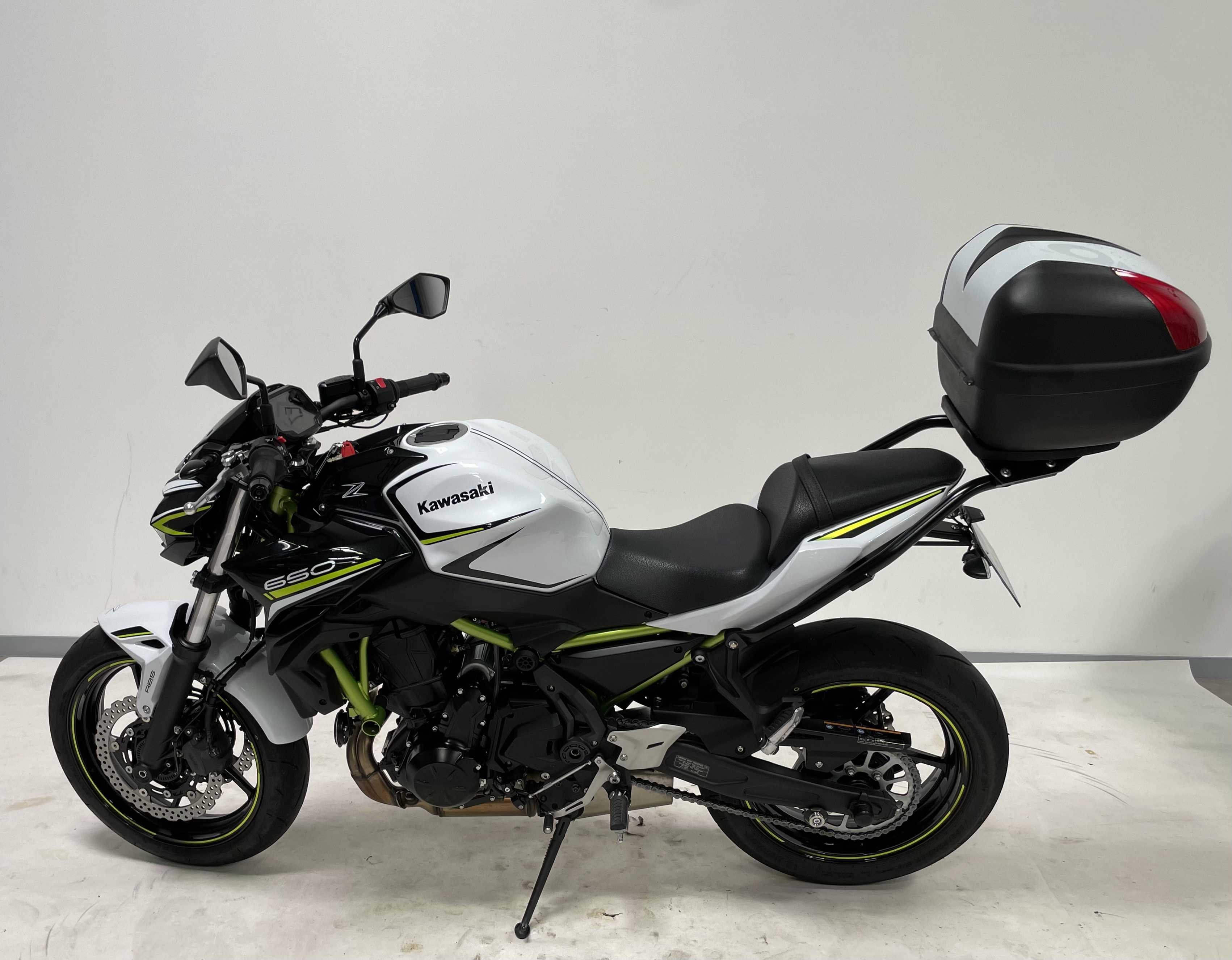 Kawasaki Z 650 2020 HD vue gauche