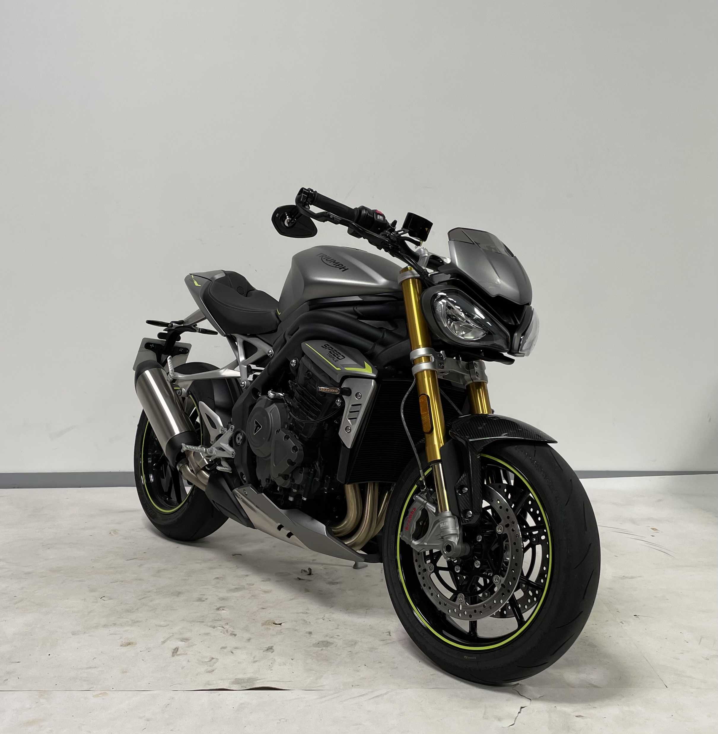 Triumph 1200 Speed Triple RS 2021 HD vue 3/4 droite