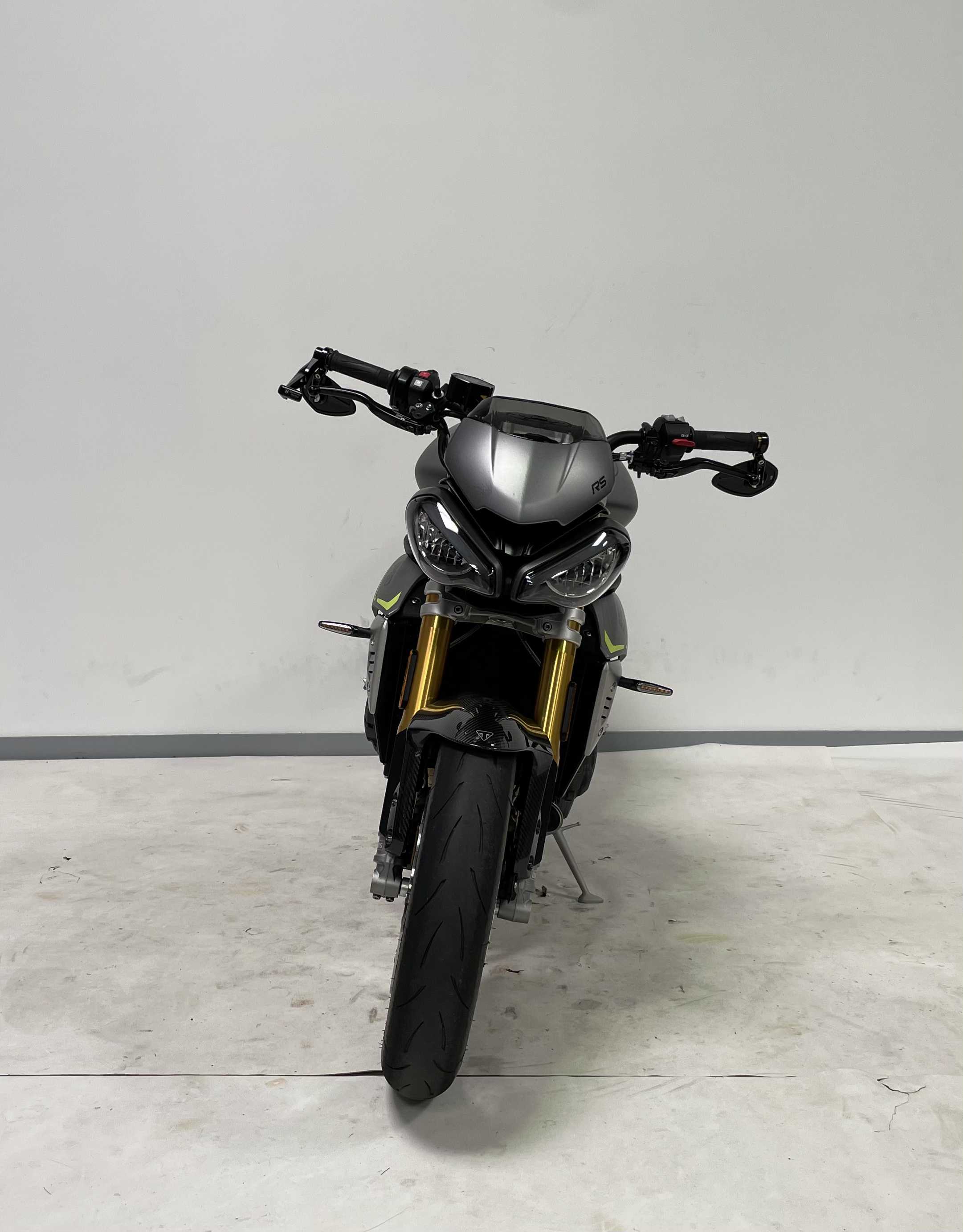 Triumph 1200 Speed Triple RS 2021 HD vue avant